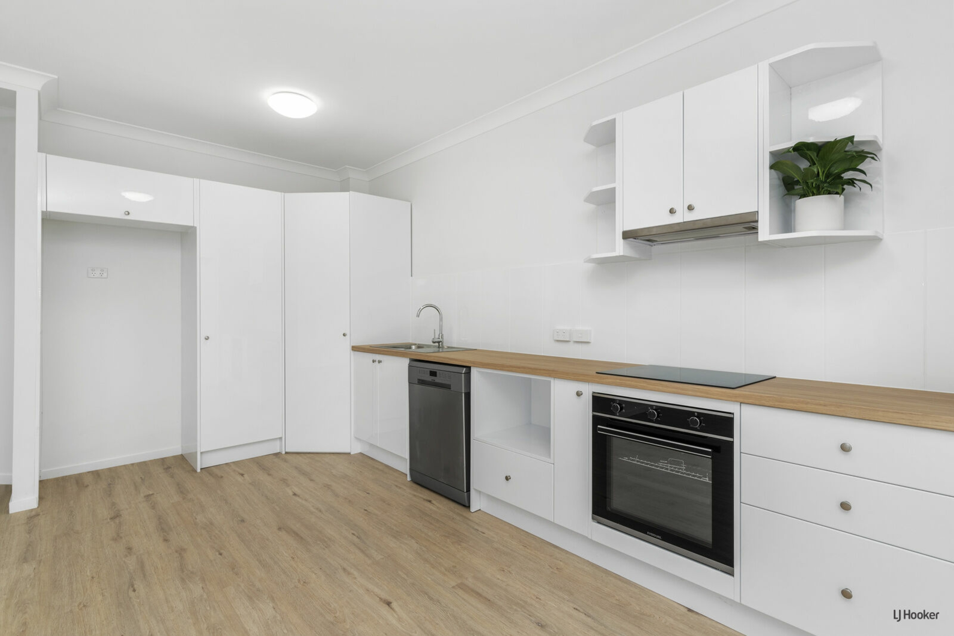 24/14 Mawarra Street — photo 3 of 9