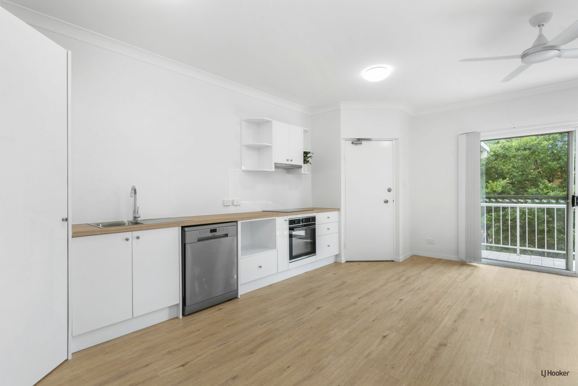 24/14 Mawarra Street — photo 4 of 9