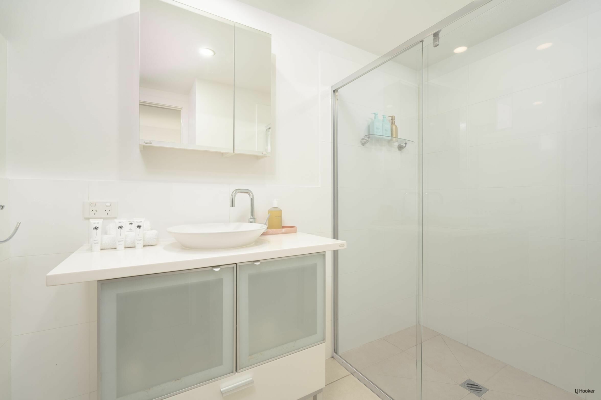 1/61 Tallebudgera Drive — photo 11 of 22
