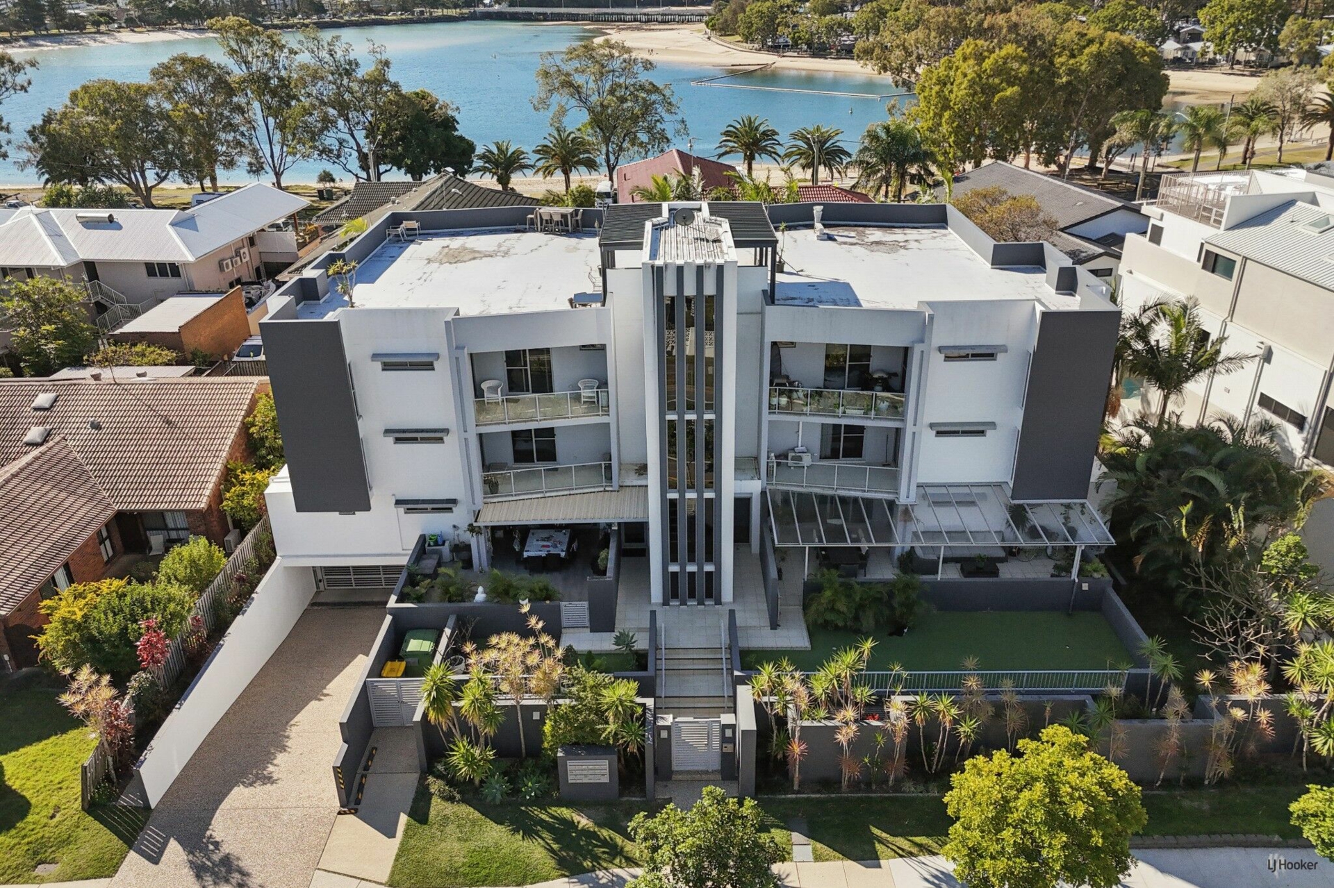 1/61 Tallebudgera Drive — photo 20 of 22