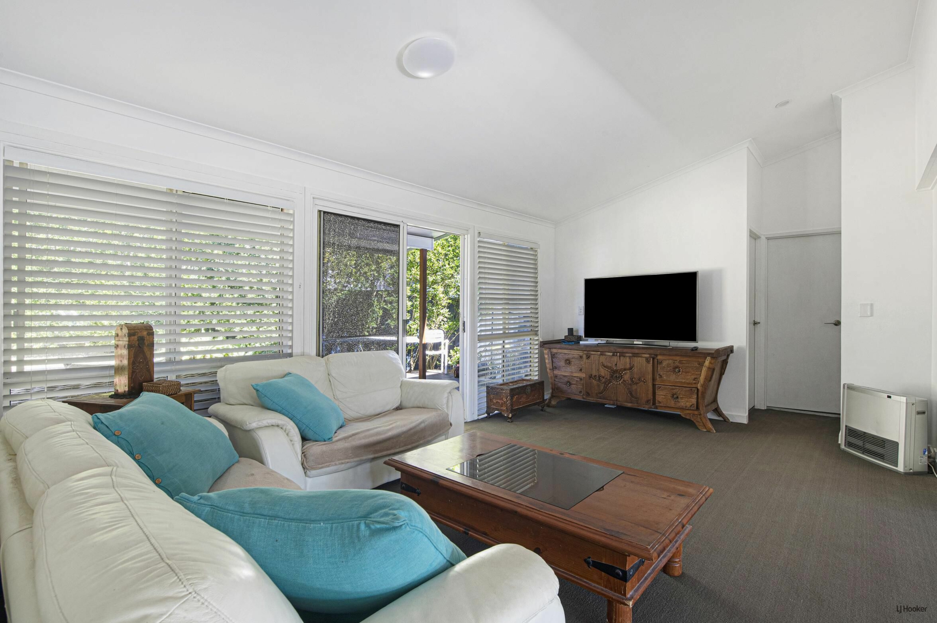 8 Claudia Court — photo 10 of 16