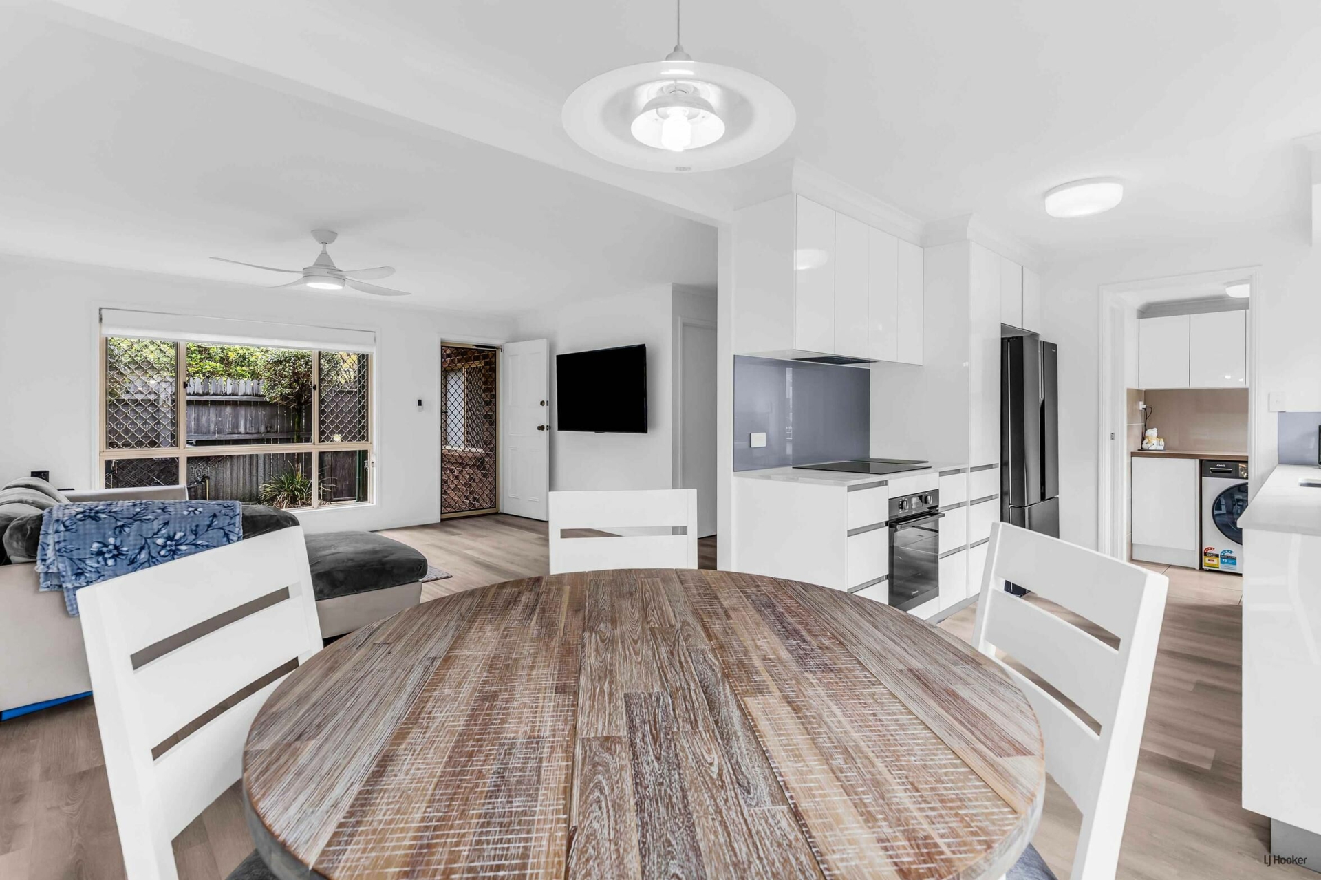 6/18 Bottlewood Court — photo 3 of 14