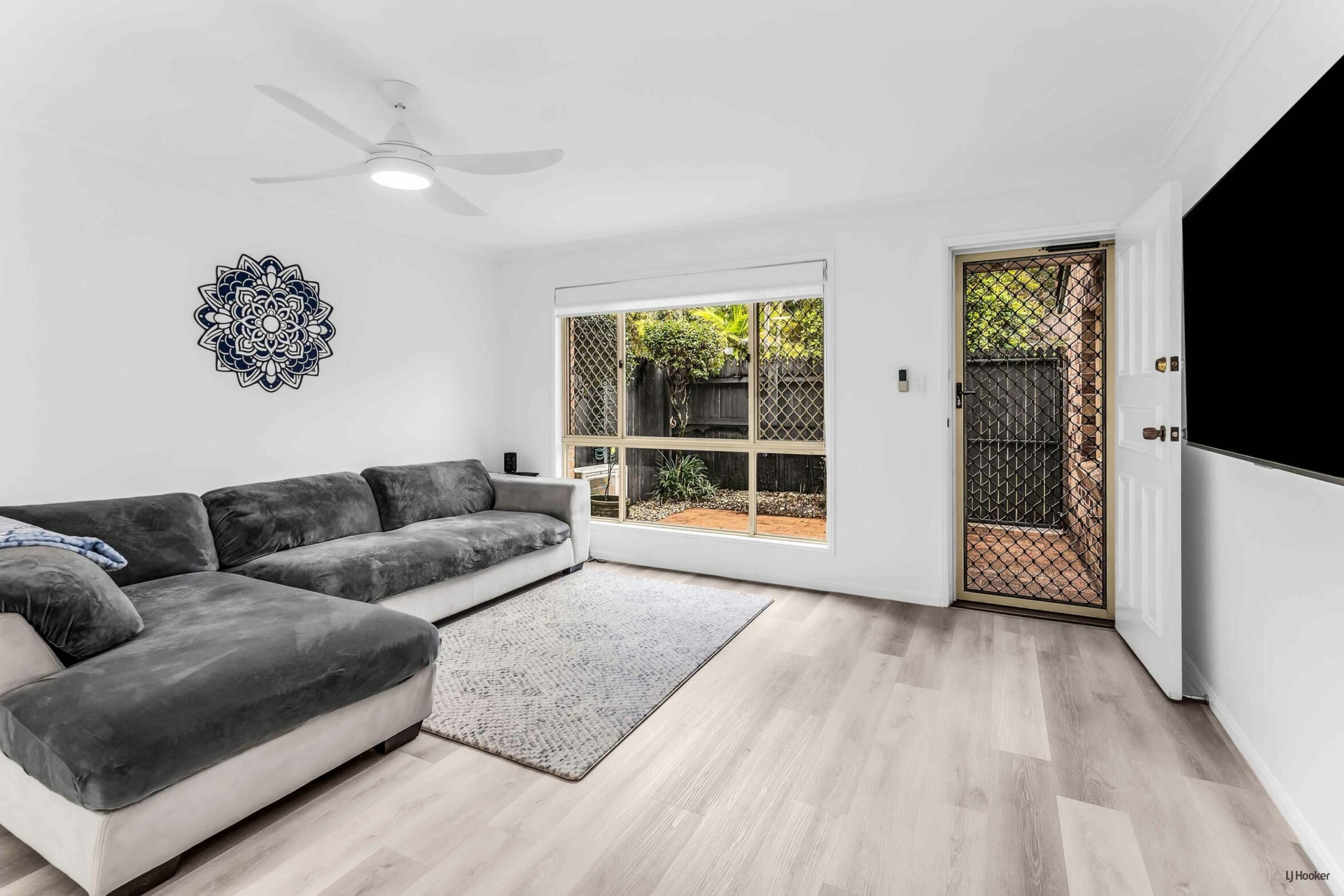 6/18 Bottlewood Court — photo 4 of 14