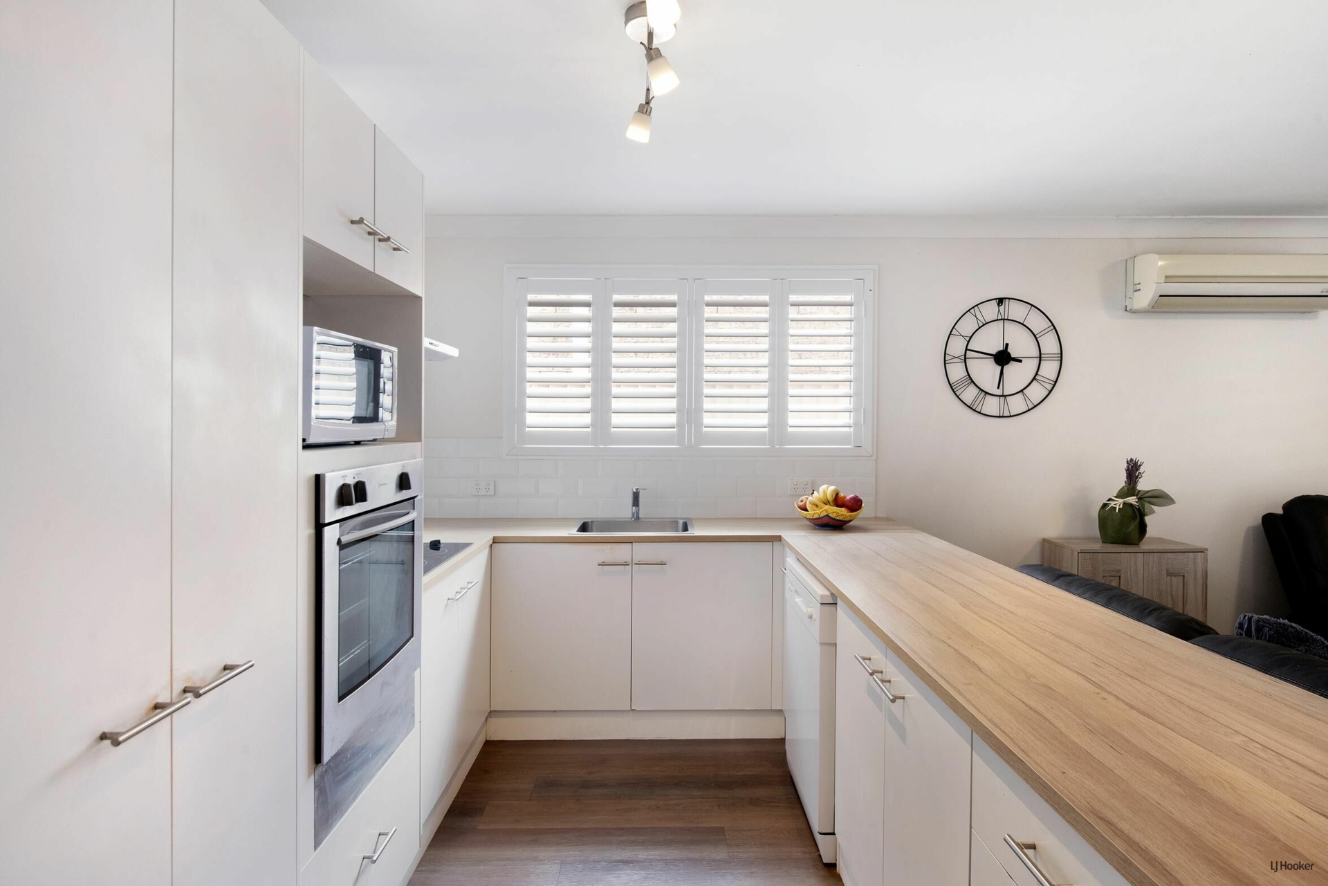 49/154 Currumbin Creek Road — photo 5 of 15
