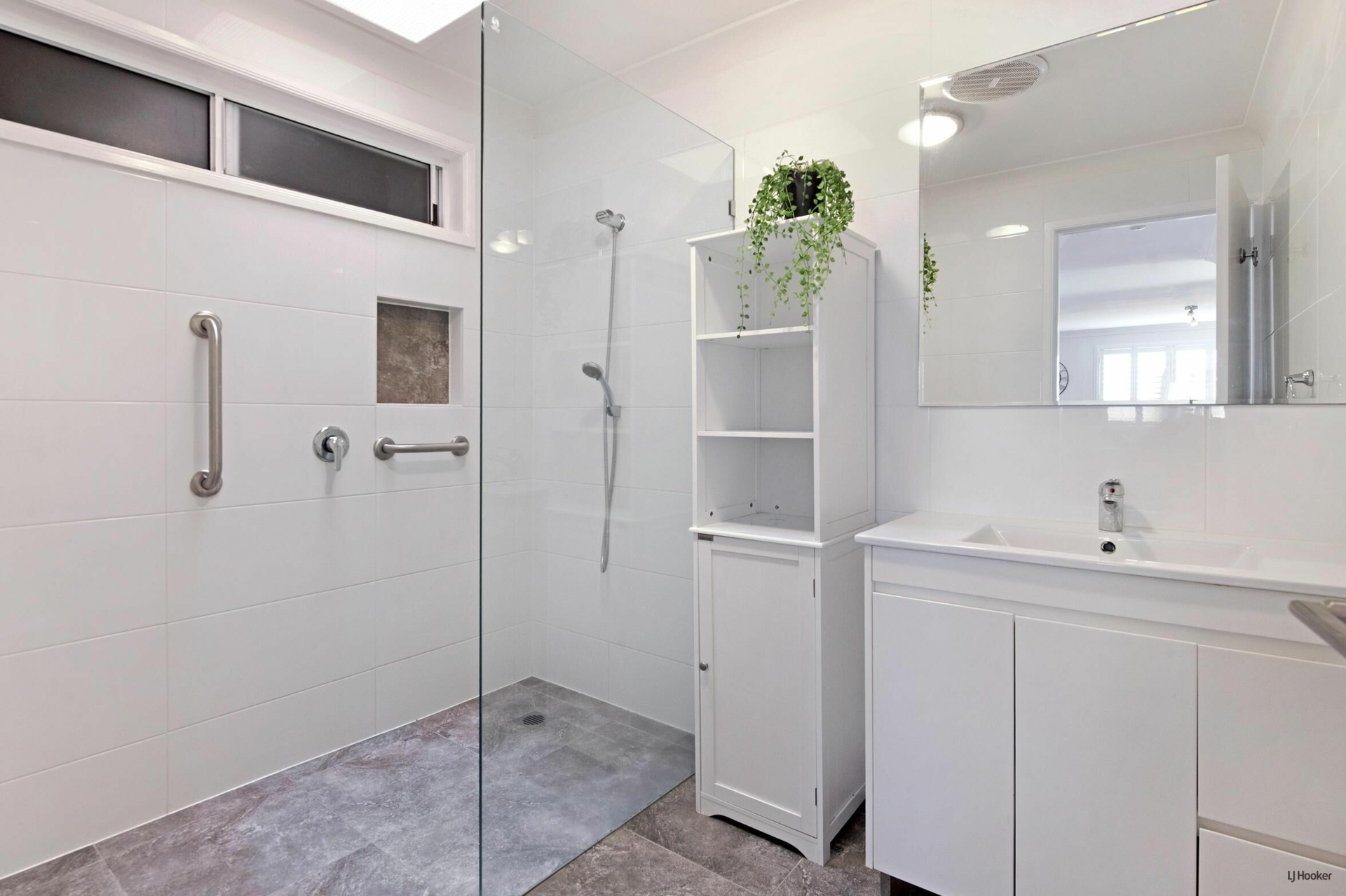 49/154 Currumbin Creek Road — photo 10 of 15