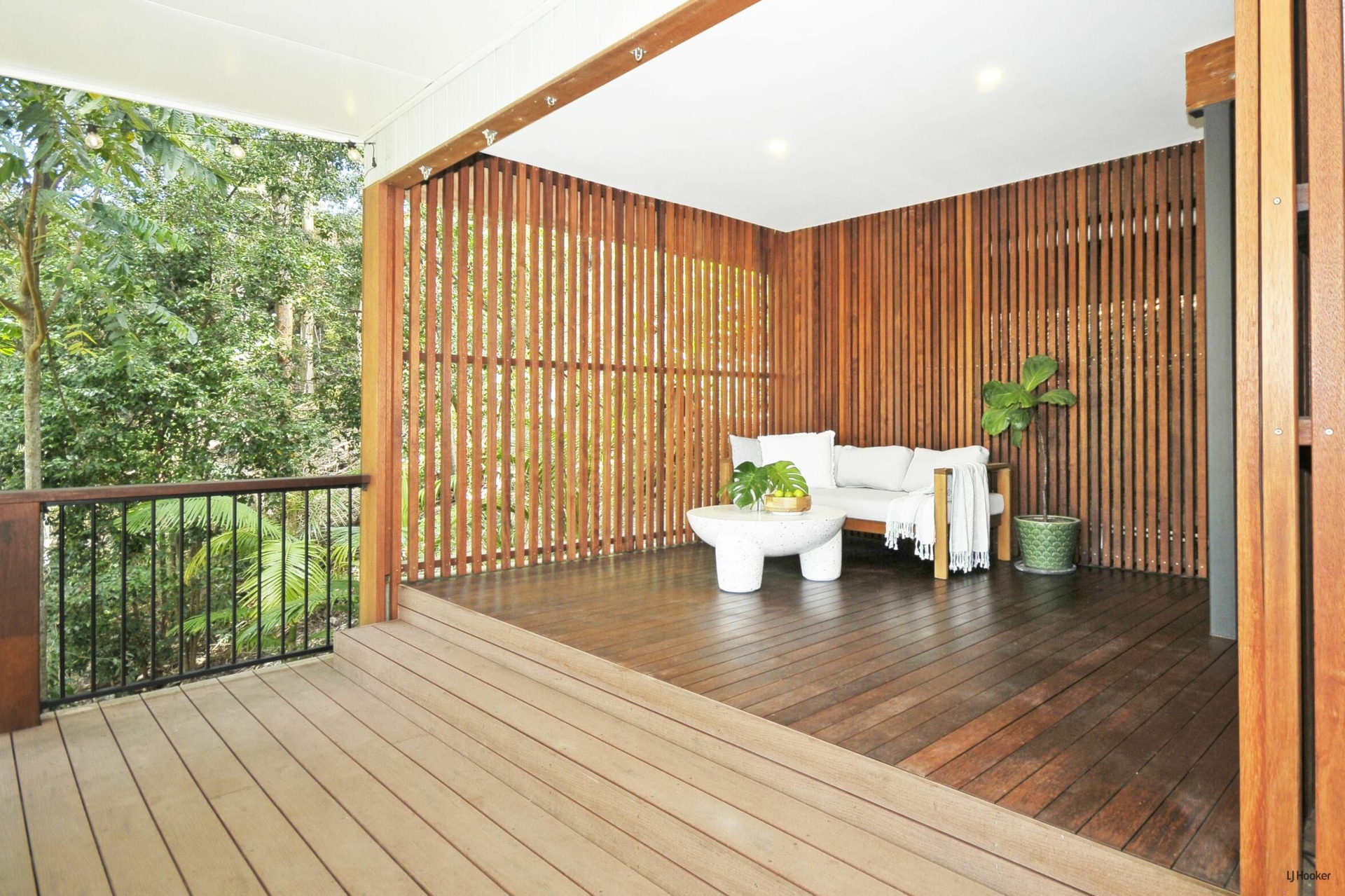 6 Sanctuary Crescent — photo 3 of 27