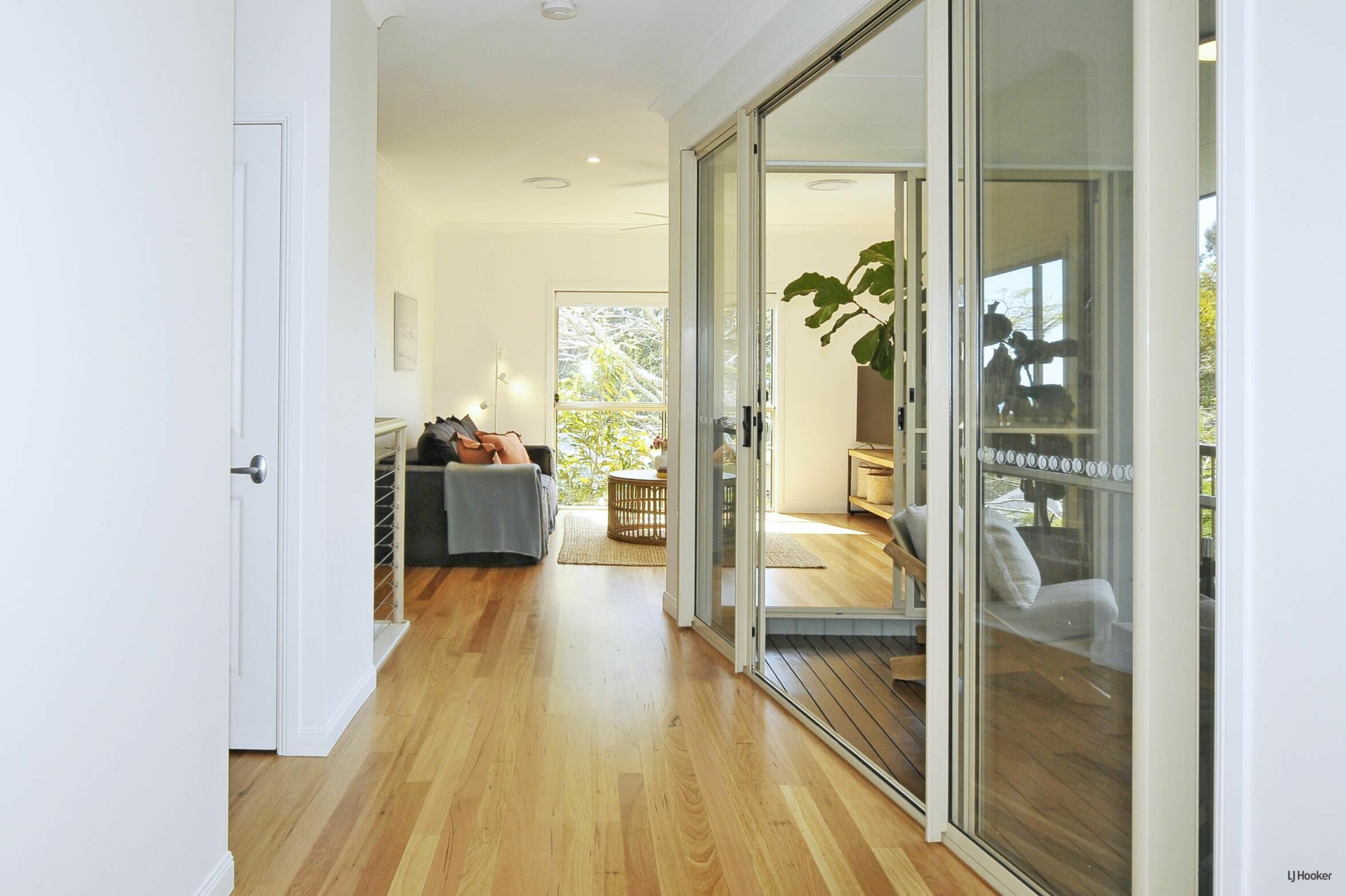 6 Sanctuary Crescent — photo 12 of 27