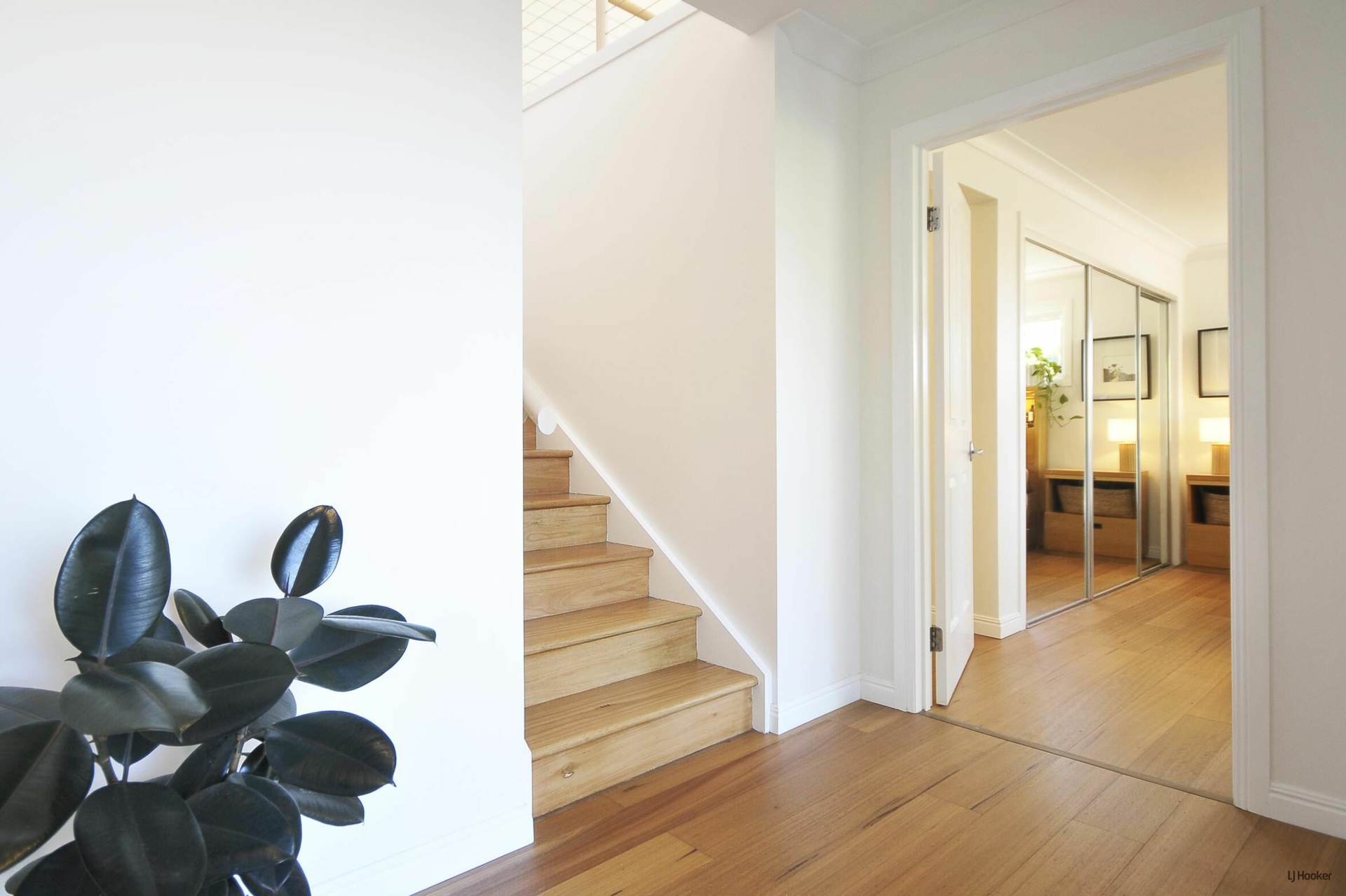 6 Sanctuary Crescent — photo 14 of 27