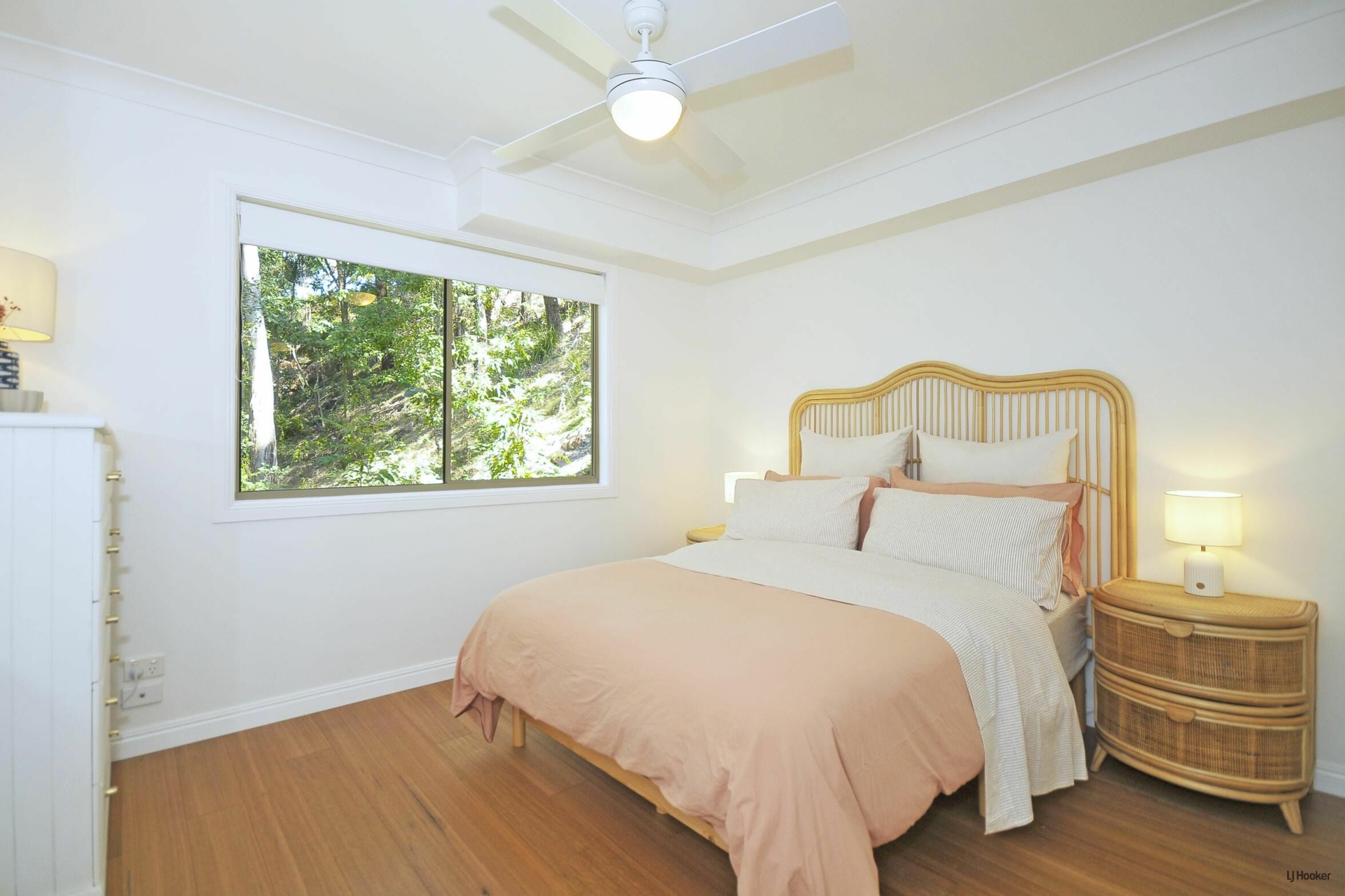 6 Sanctuary Crescent — photo 18 of 27
