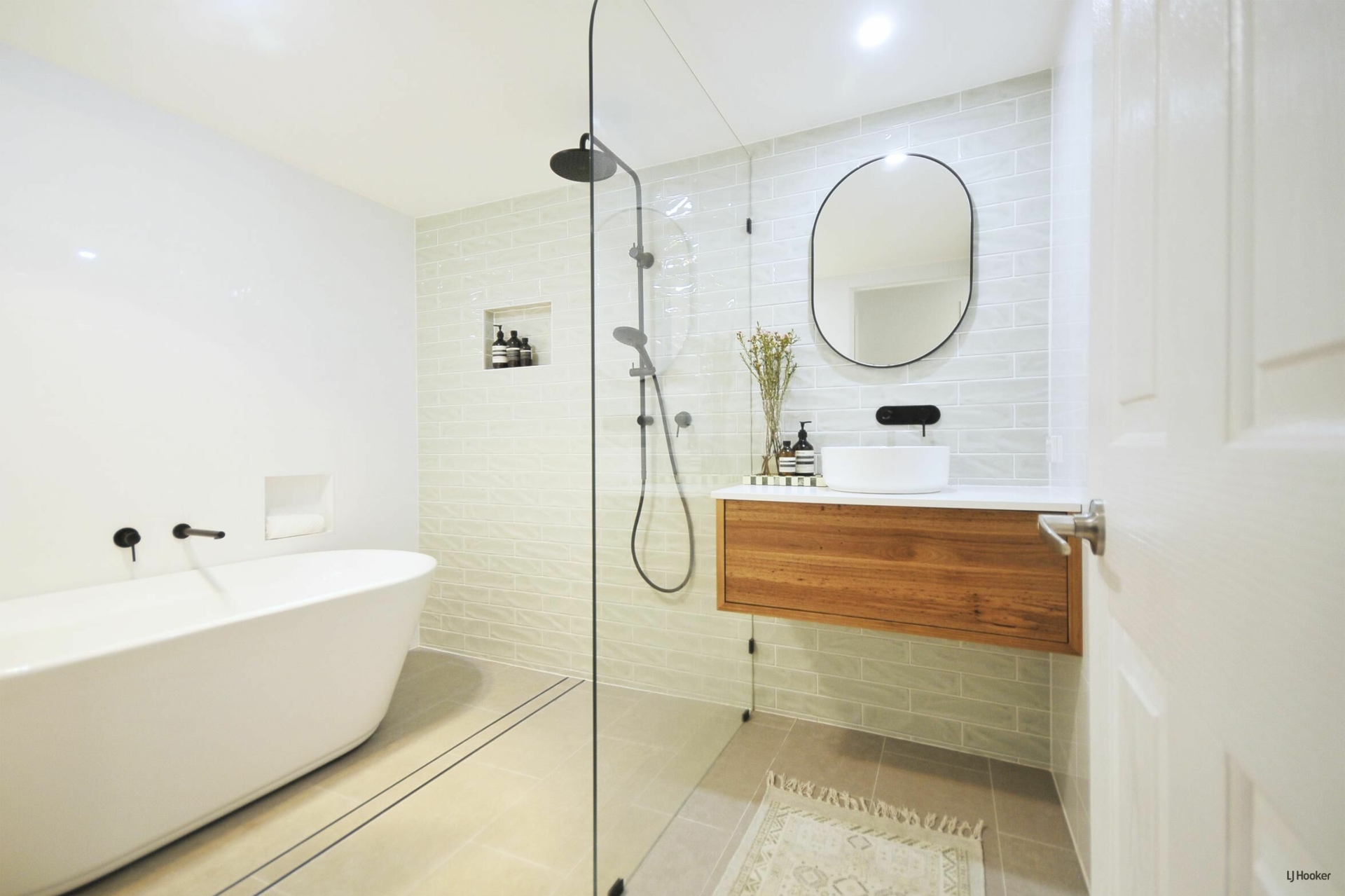 6 Sanctuary Crescent — photo 19 of 27