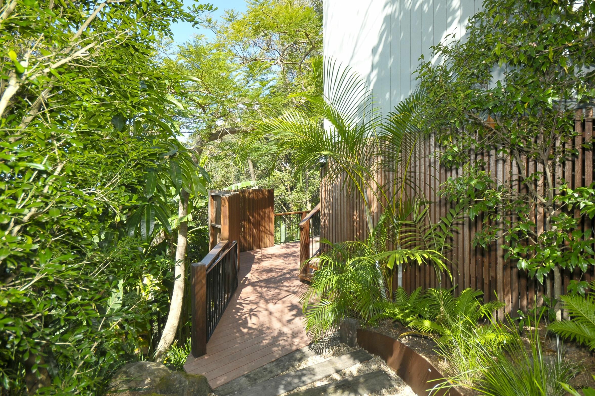 6 Sanctuary Crescent — photo 22 of 27