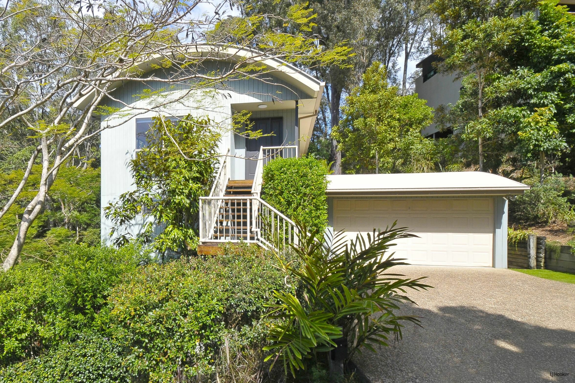 6 Sanctuary Crescent — photo 26 of 27