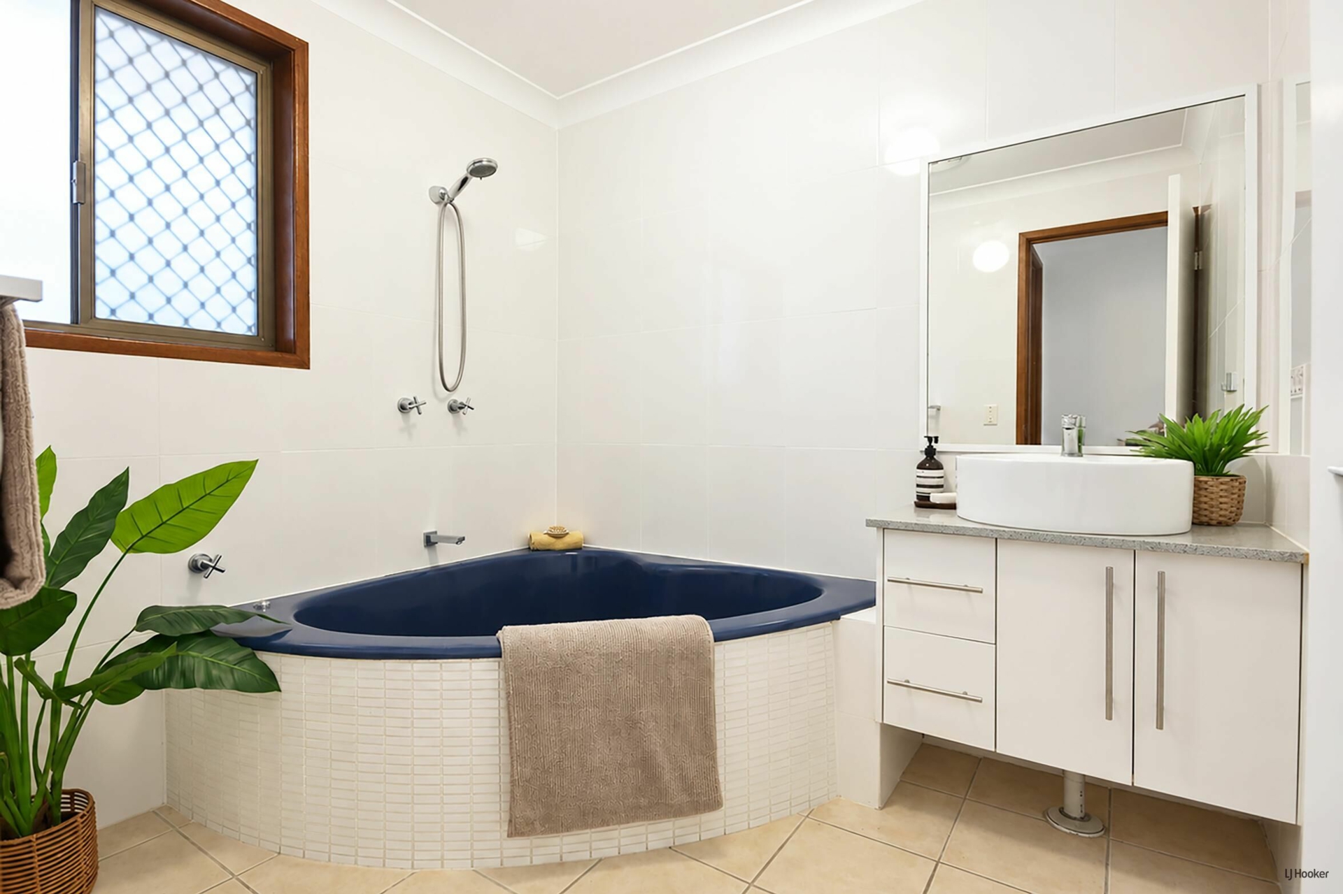 6 Illyria Street — photo 10 of 20