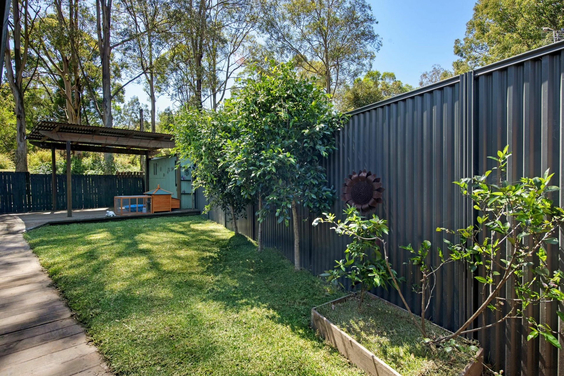 23 Mollys Place — photo 14 of 17