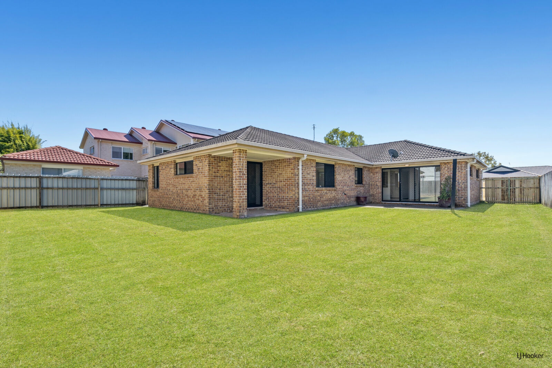 19 Chippendale Crescent — photo 2 of 12