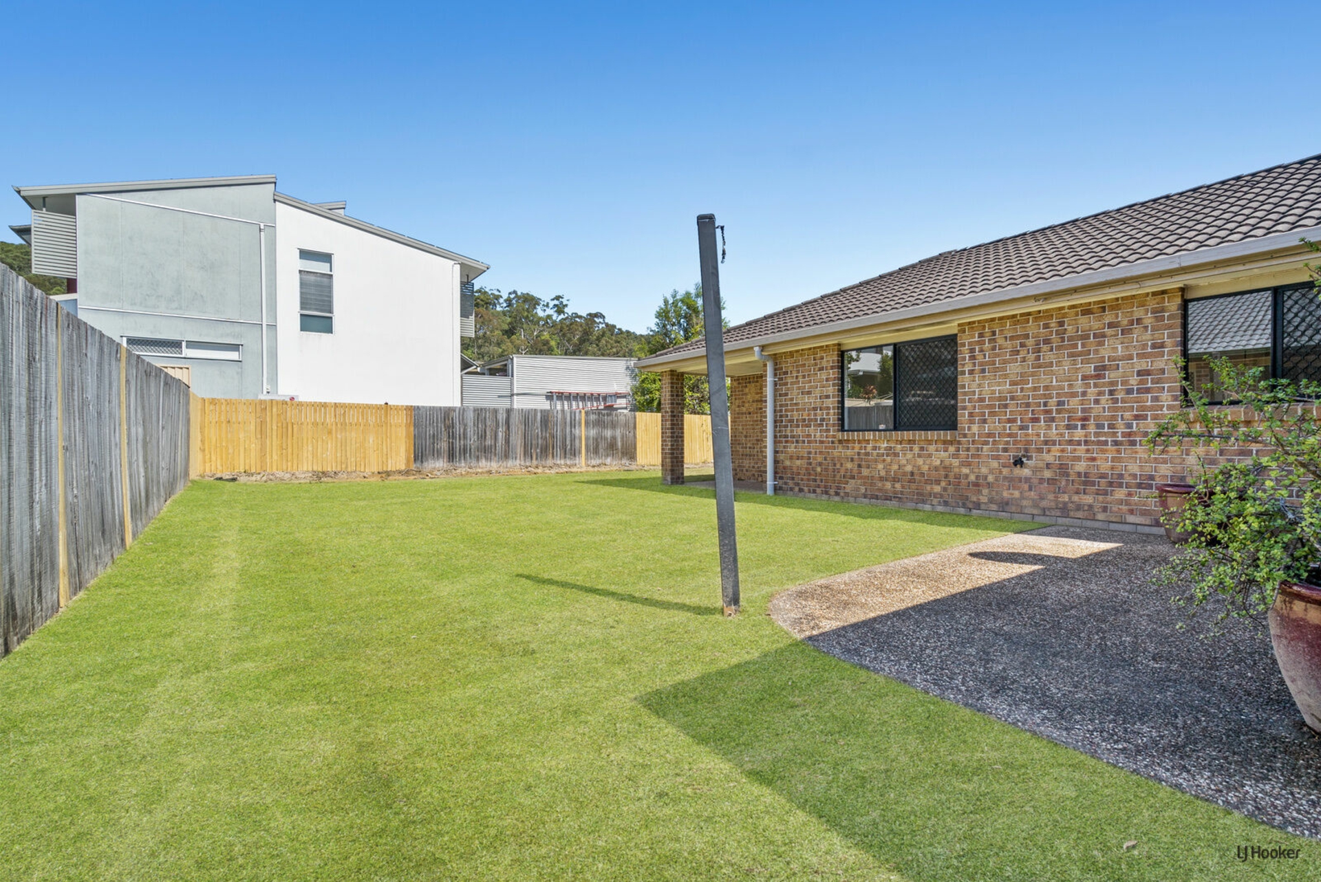 19 Chippendale Crescent — photo 12 of 12