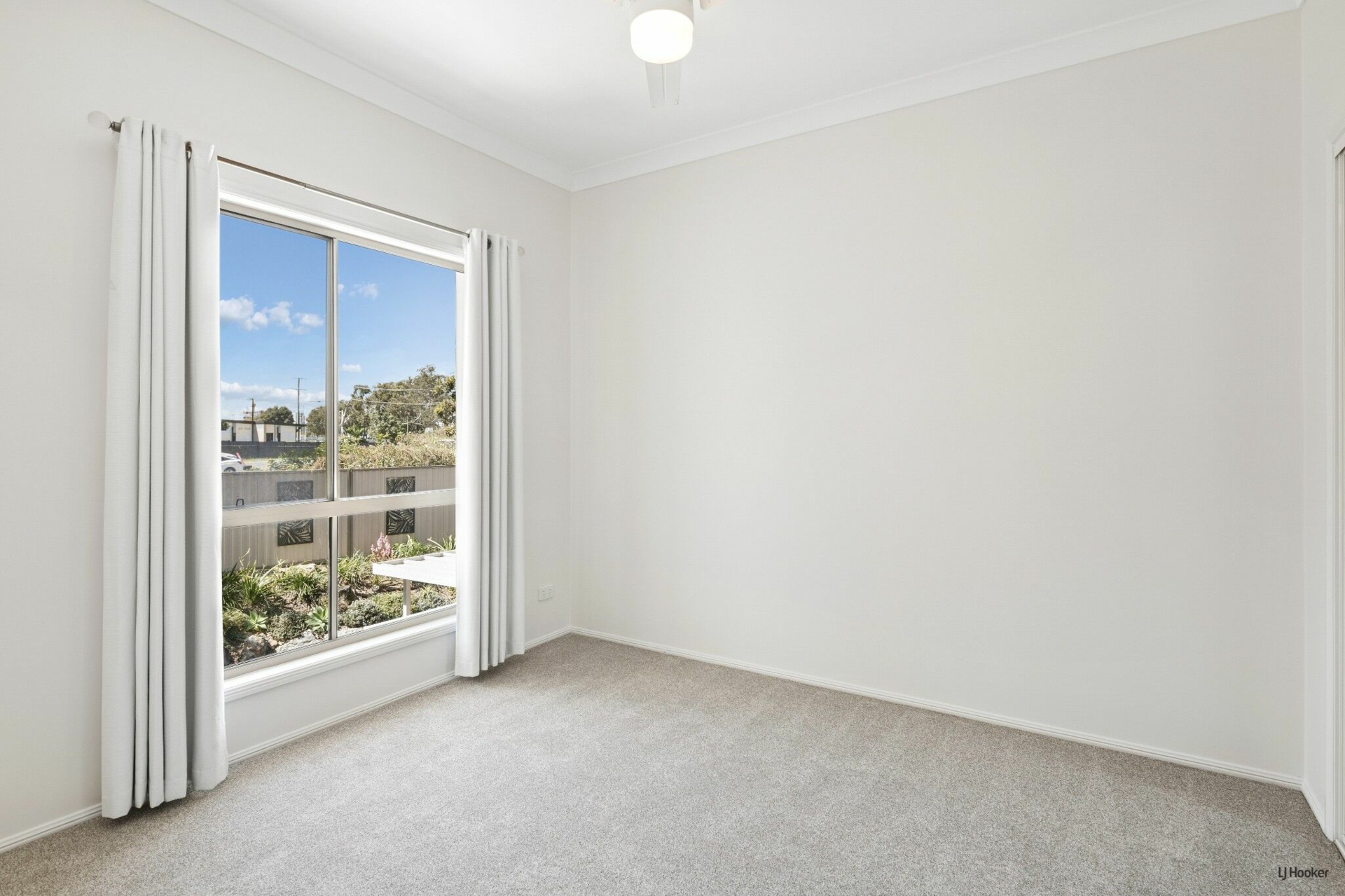 8/5 Inland Drive — photo 10 of 16