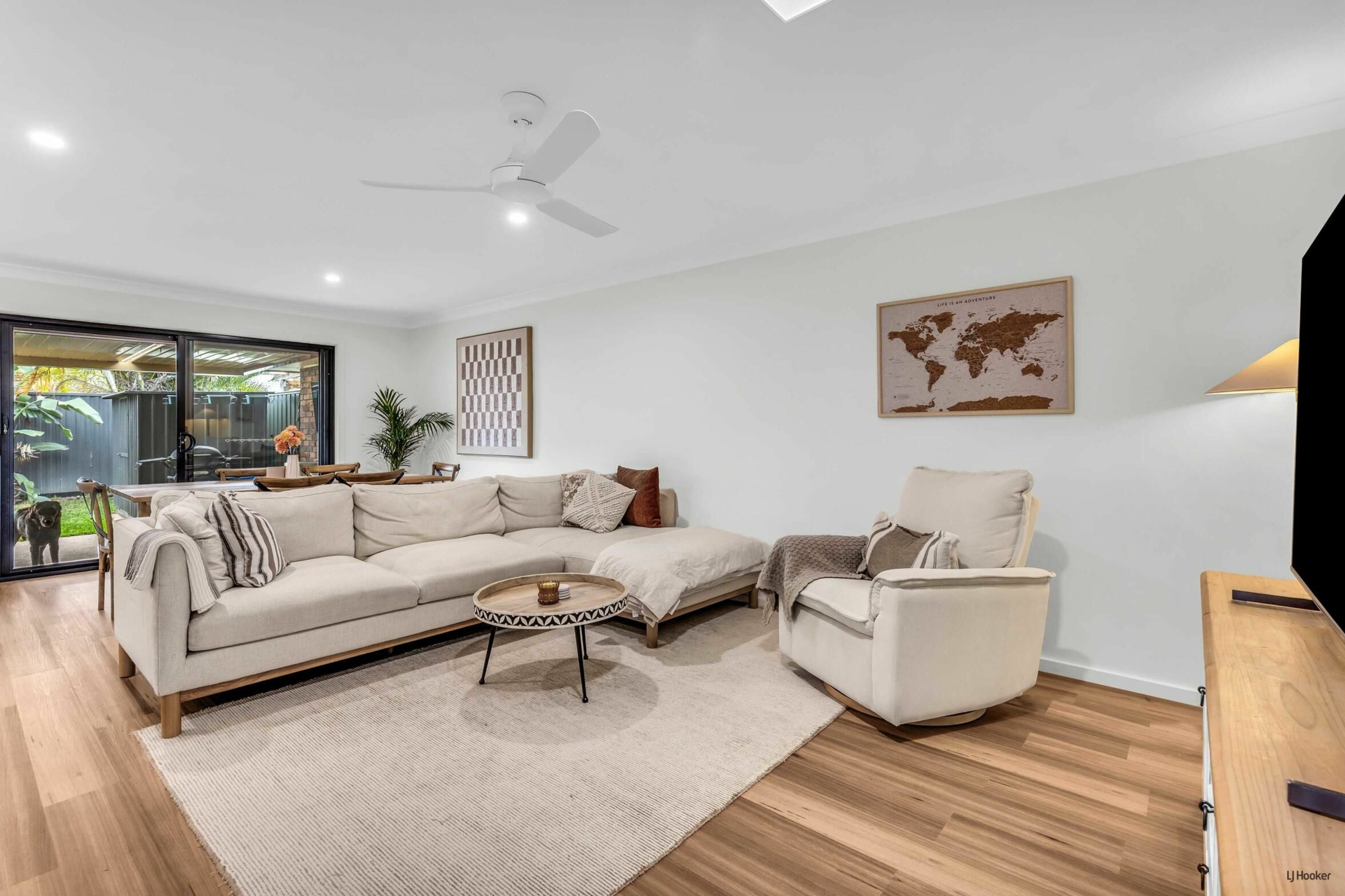 2/4 Greenleaf Close — photo 6 of 11