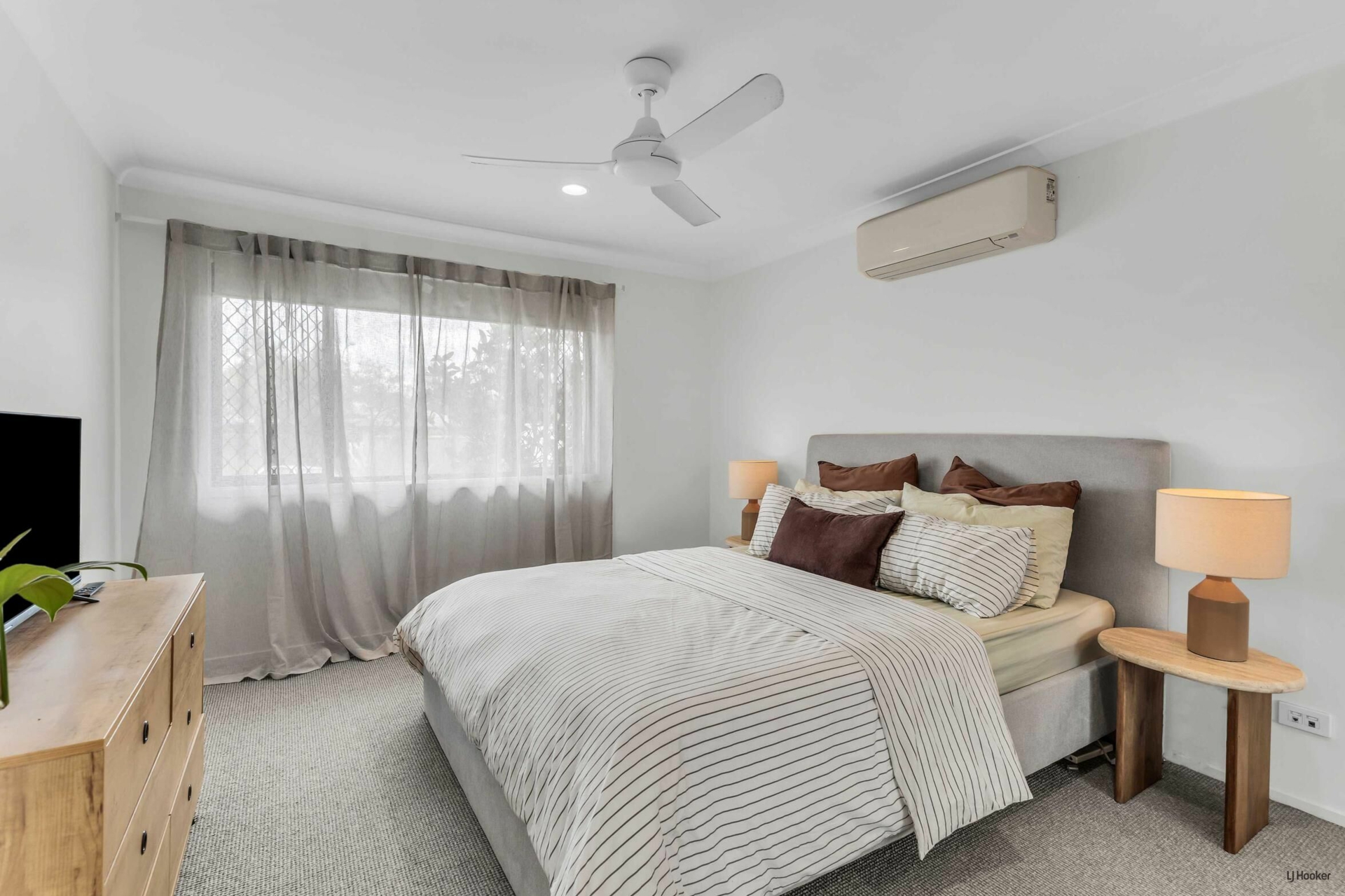 2/4 Greenleaf Close — photo 8 of 11