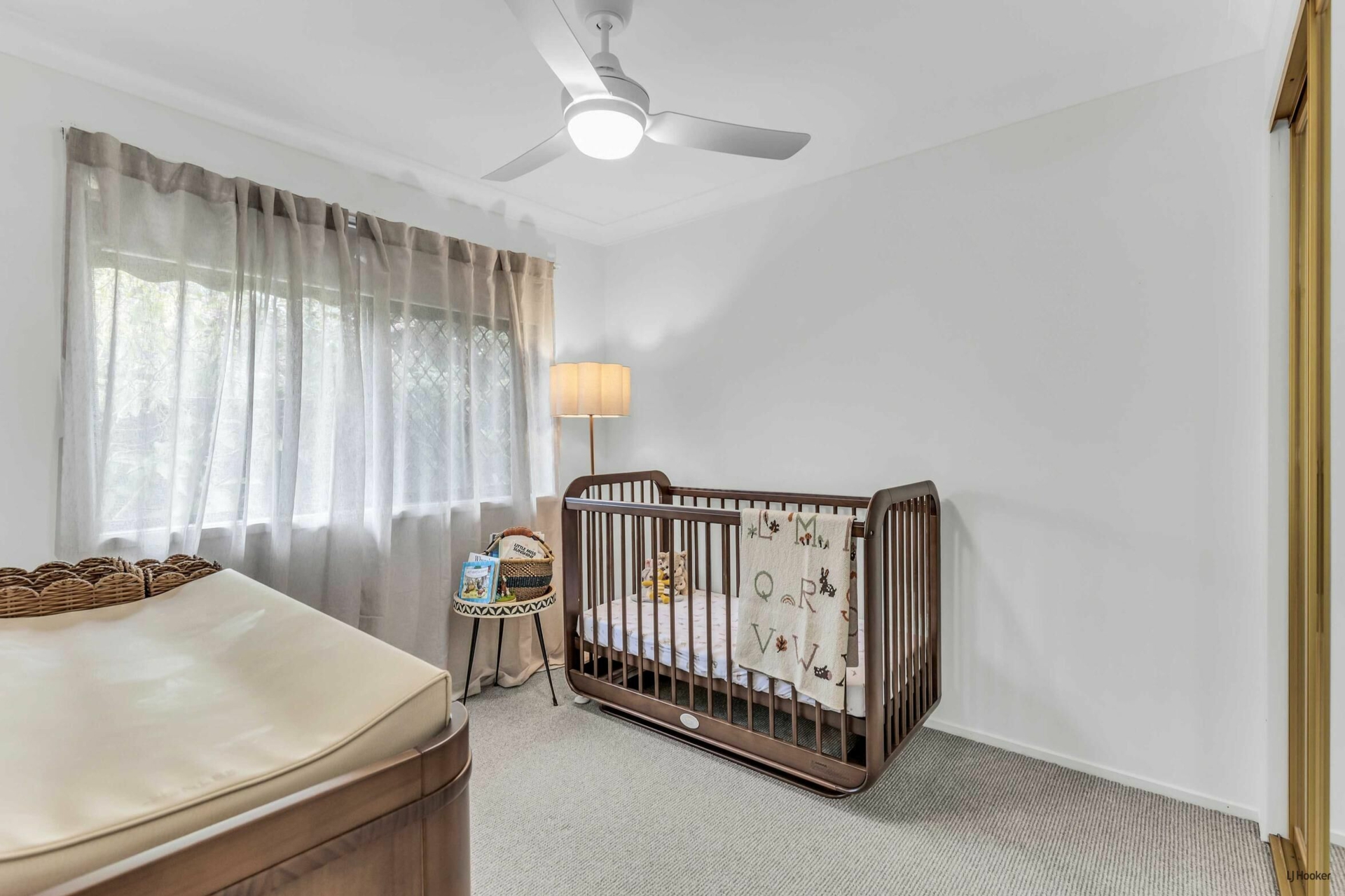 2/4 Greenleaf Close — photo 10 of 11