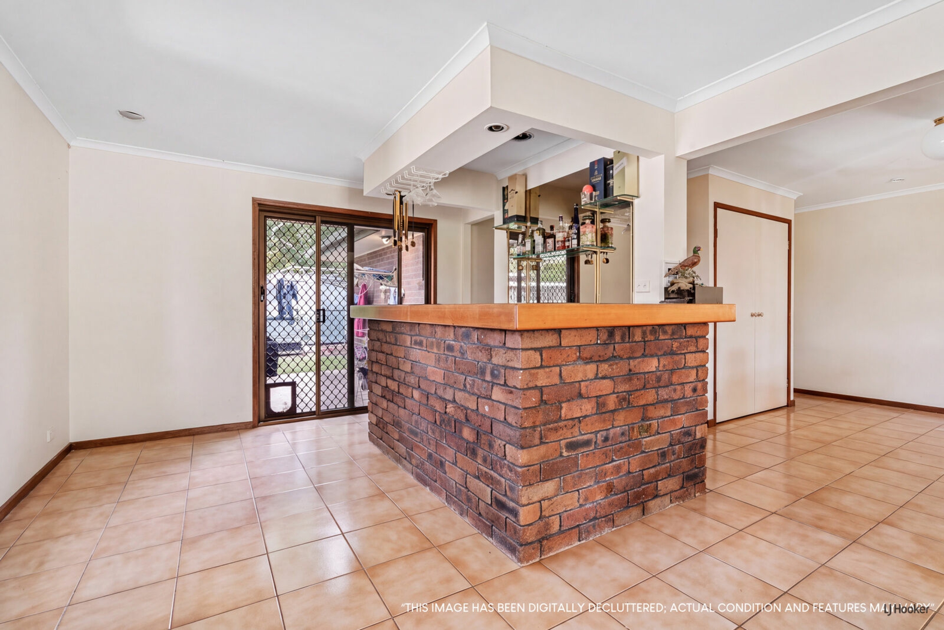 30 Swanbourne Way — photo 2 of 13