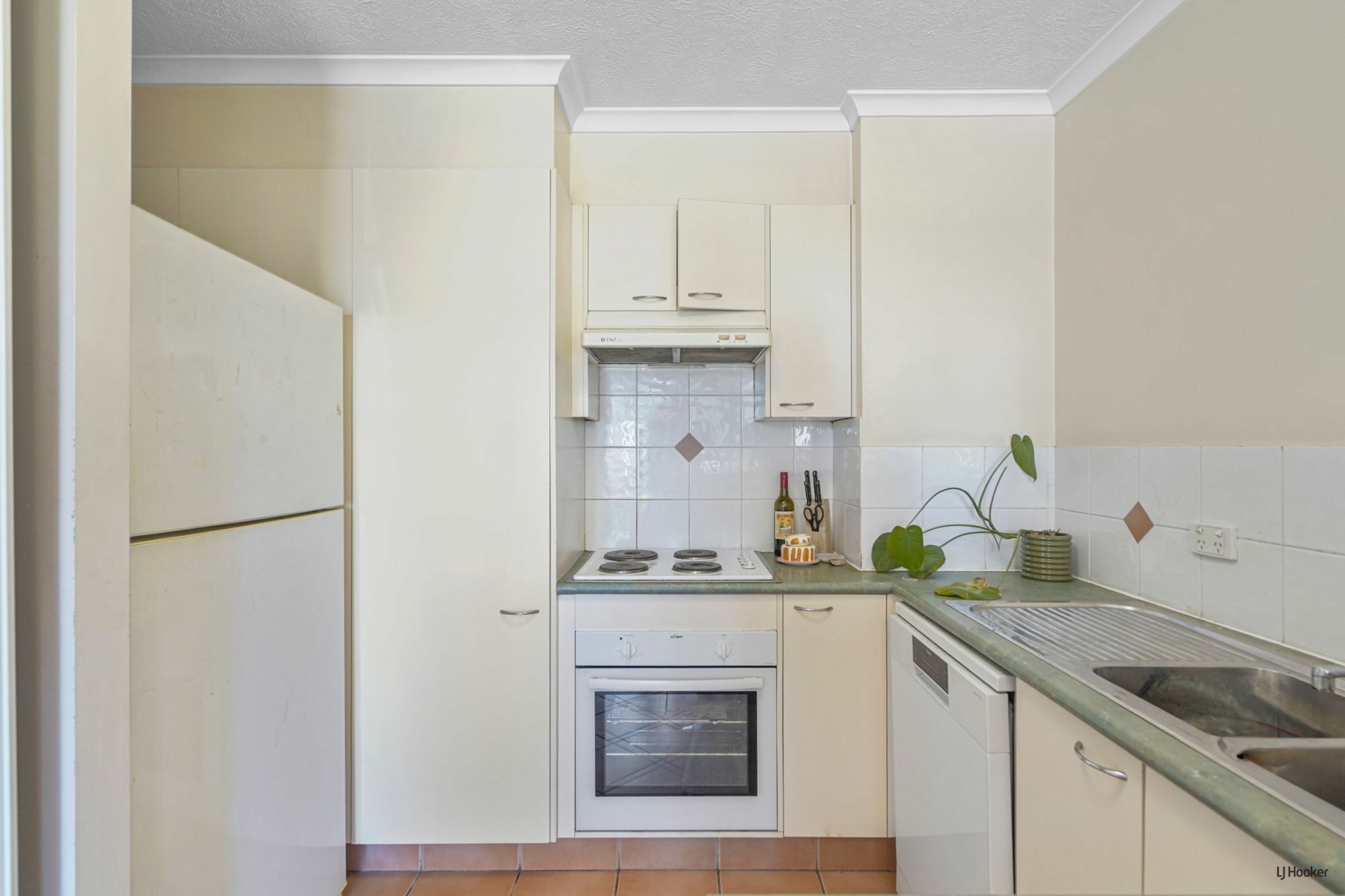 4/1260 Gold Coast Highway — photo 11 of 18