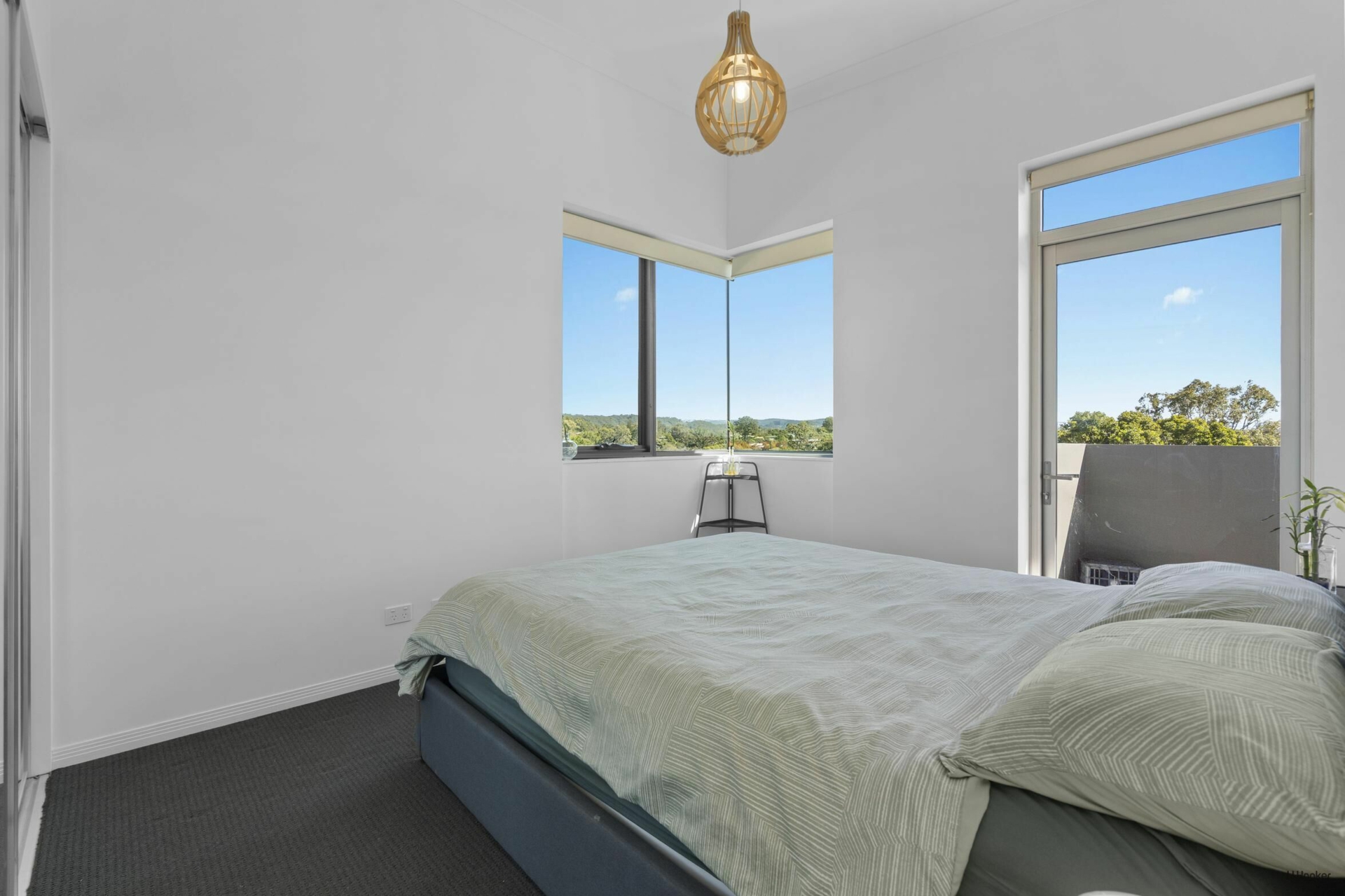 1601/12-14 Executive Drive — photo 15 of 22