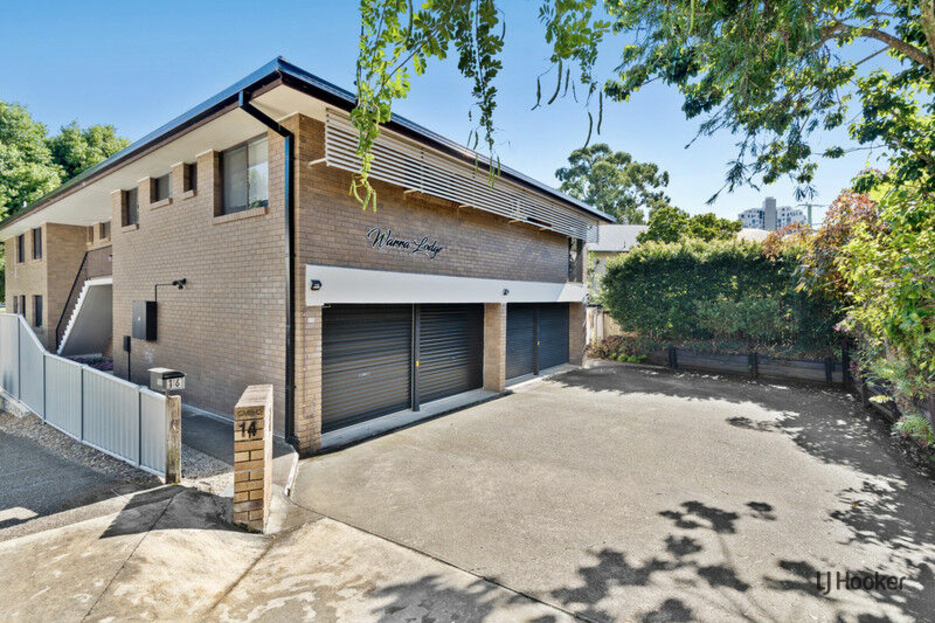 1/14 Warrawong Street — photo 10 of 14