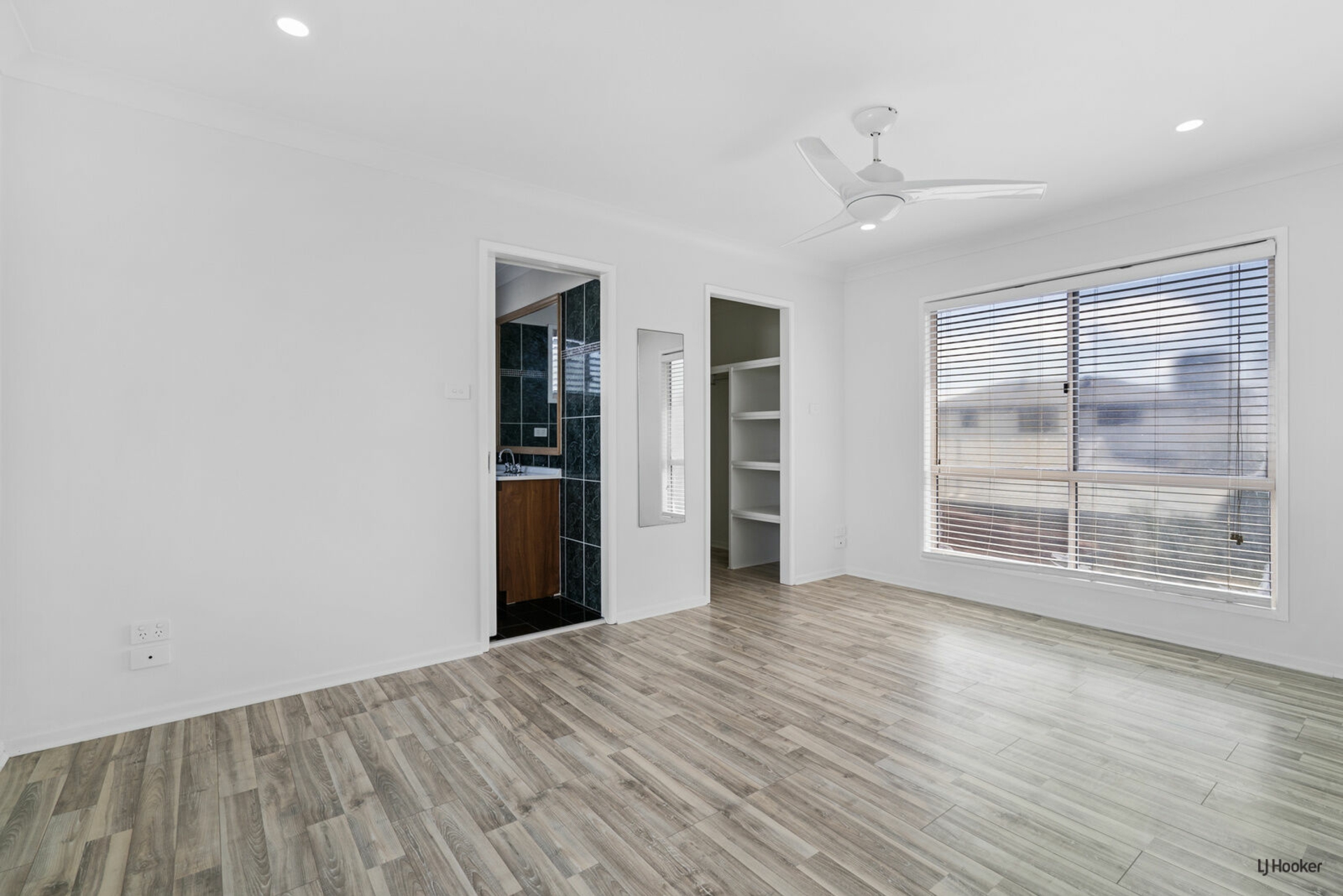 32 Thirteenth Avenue — photo 5 of 11
