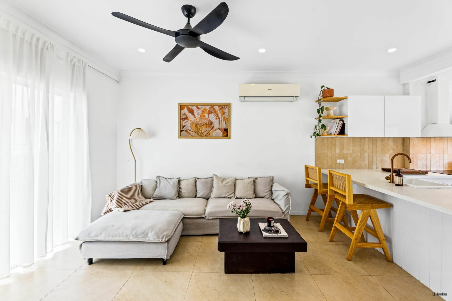 2/76 Dutton Street — photo from LJ Hooker Southern Gold Coast