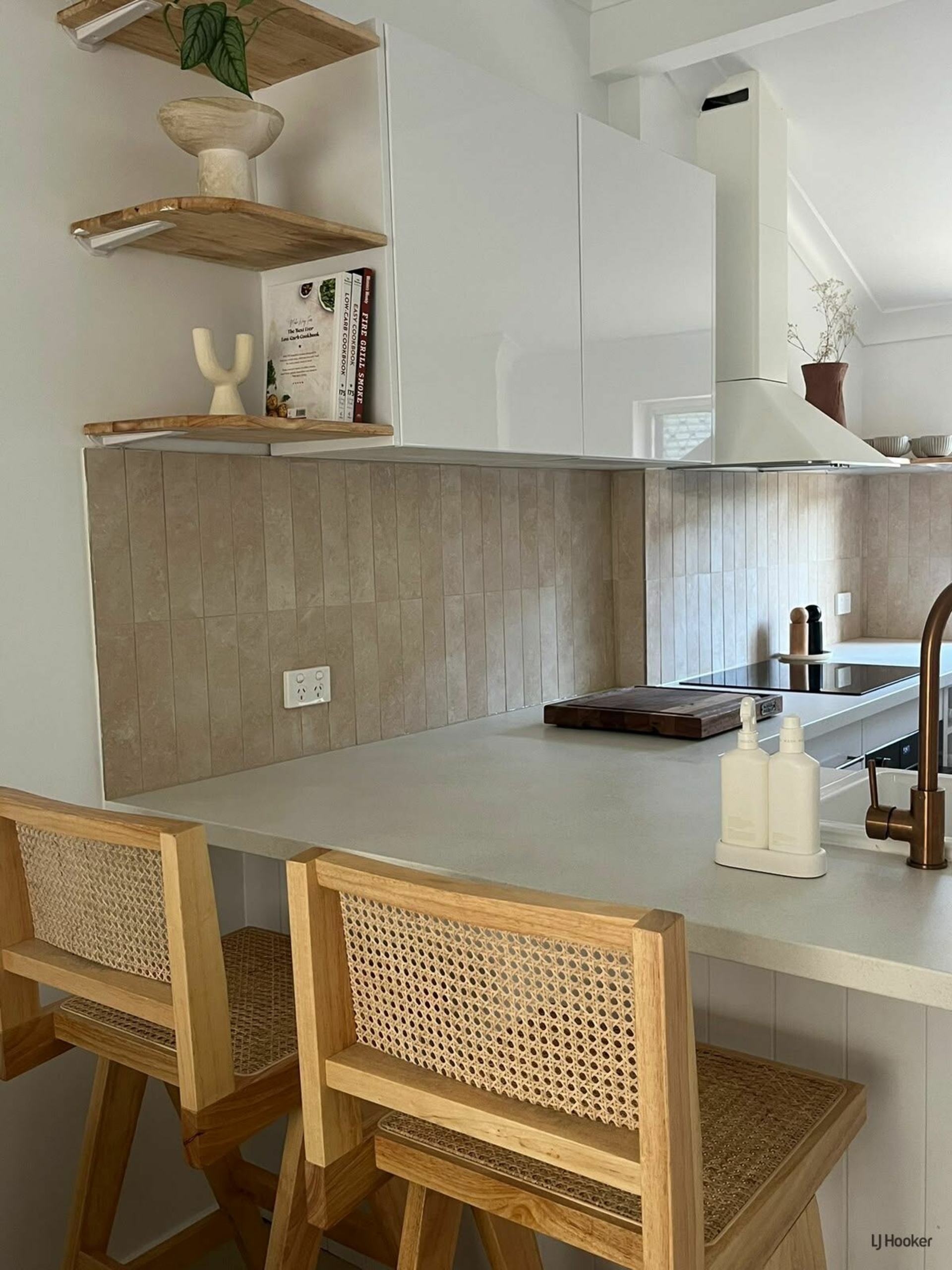 2/76 Dutton Street — photo 6 of 18