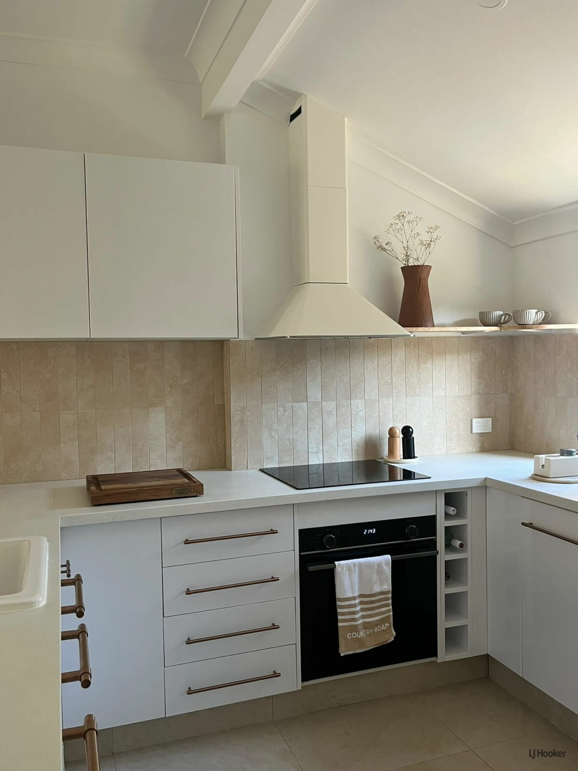 2/76 Dutton Street — photo 8 of 18