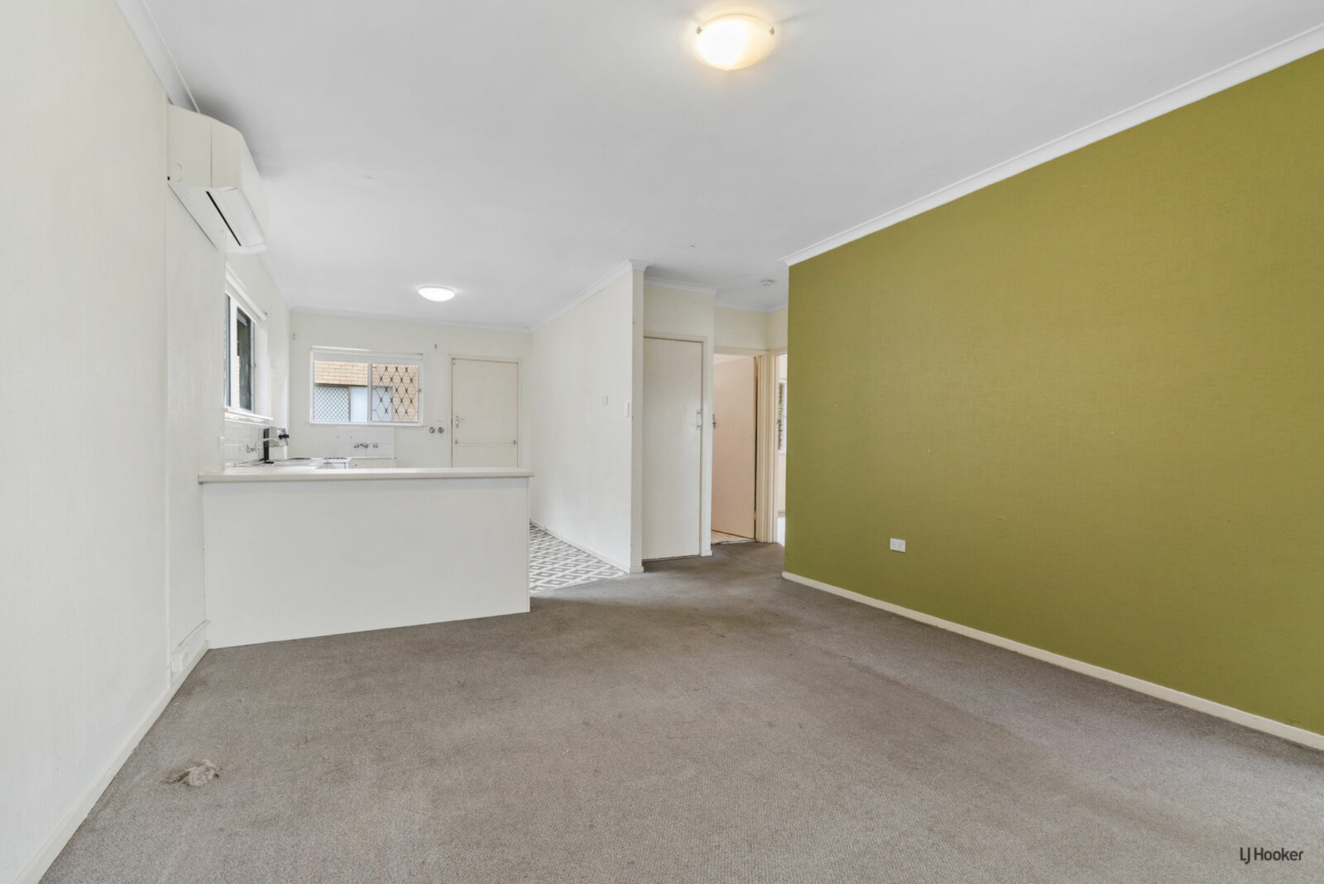 2/30 Alexandra Avenue — photo 2 of 6