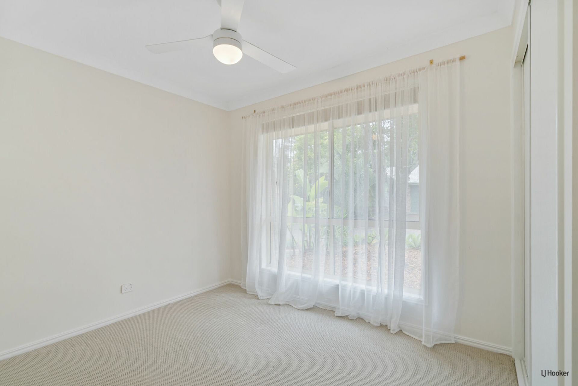 65/1 Bridgman Drive — photo 7 of 10
