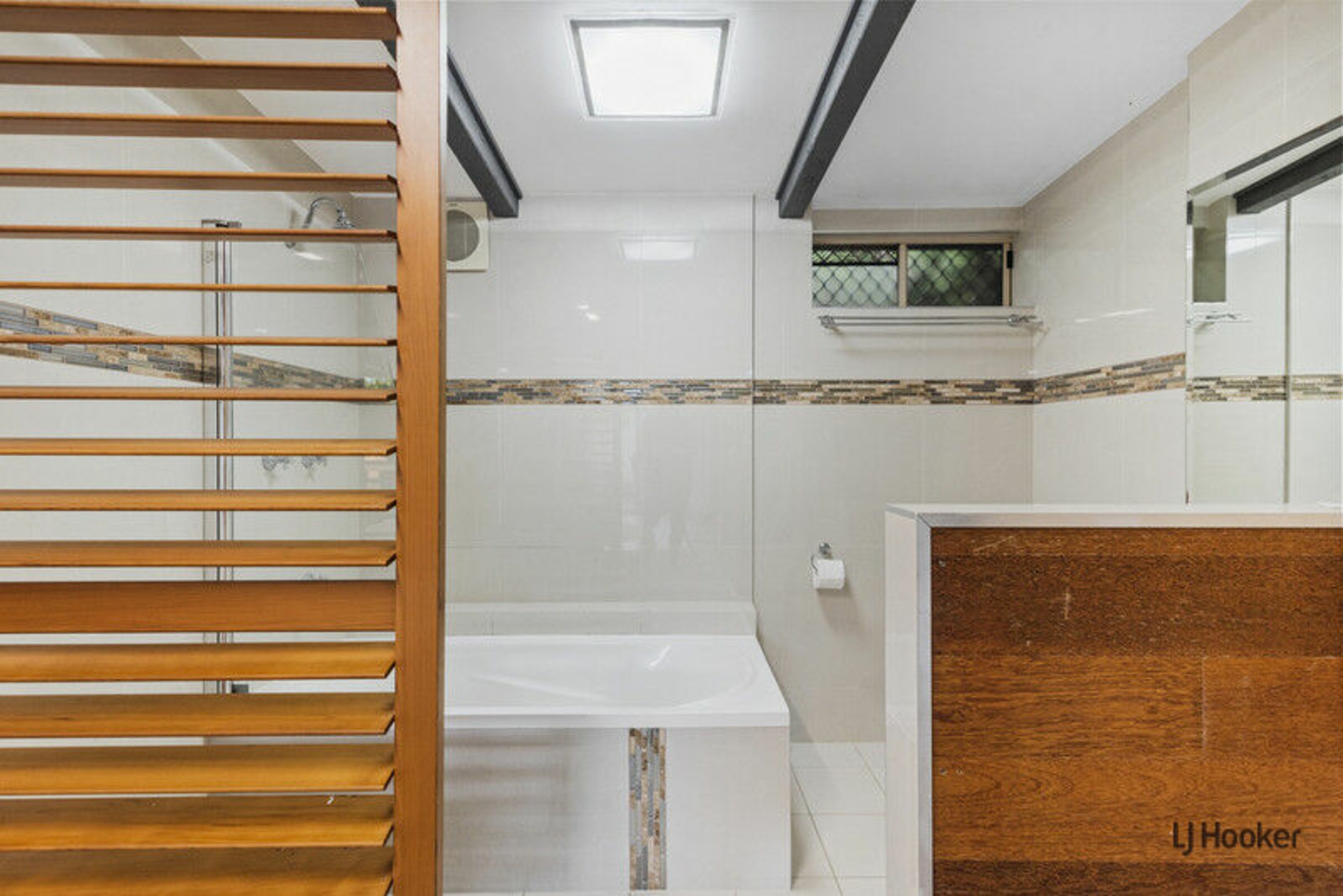 20 Carlyle Drive — photo 11 of 16