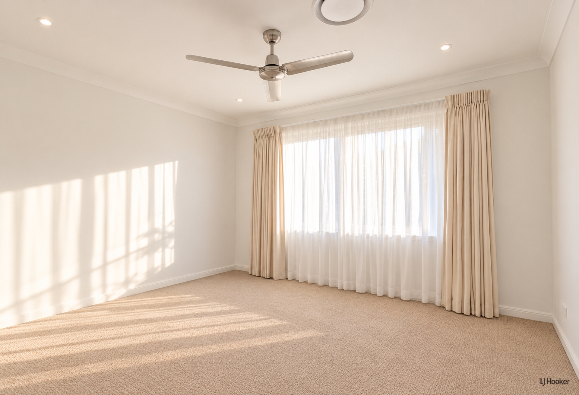 47 Kingfisher Crescent — photo 8 of 10