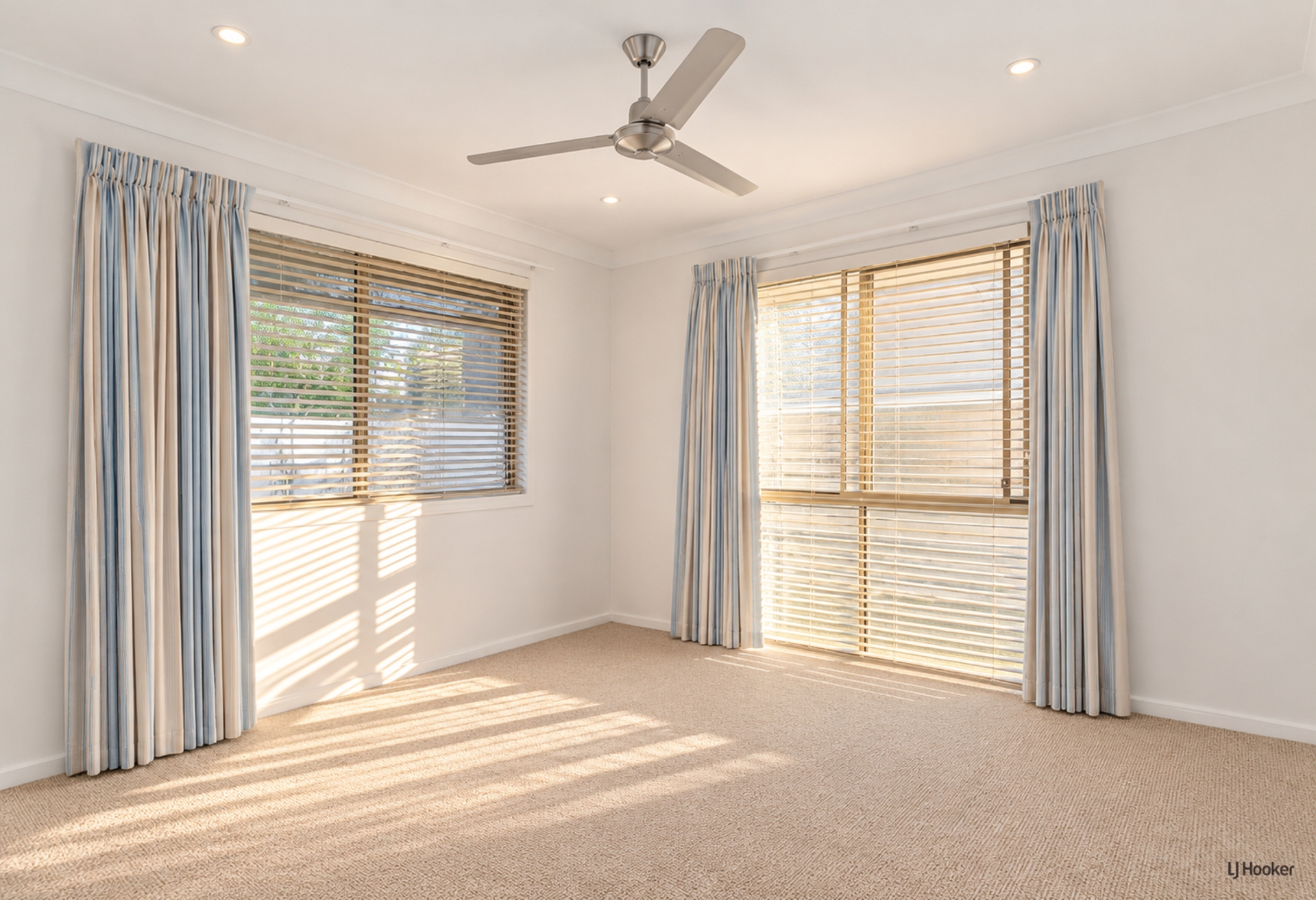 47 Kingfisher Crescent — photo 9 of 10