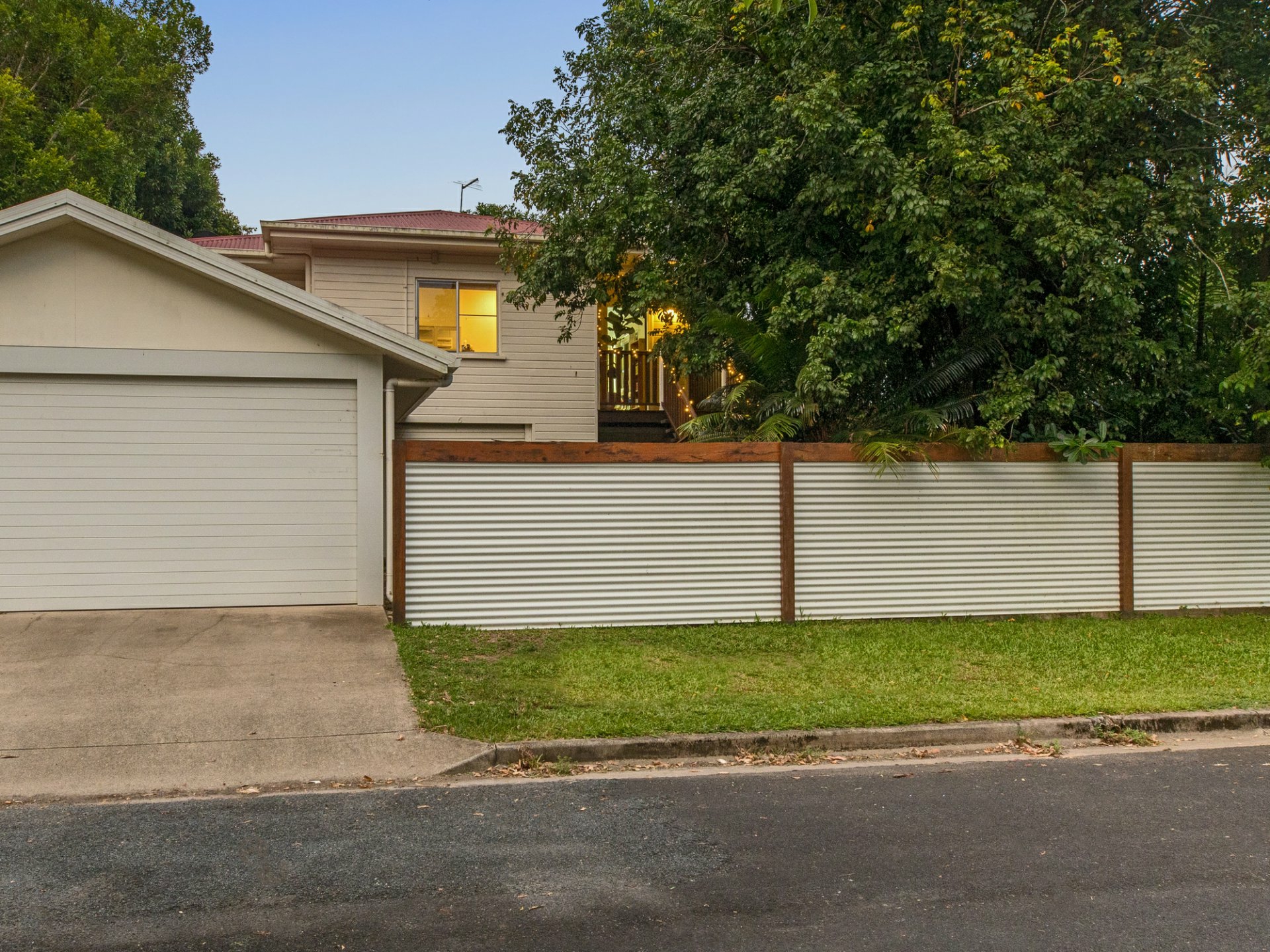 6 Draper Place, WHITFIELD