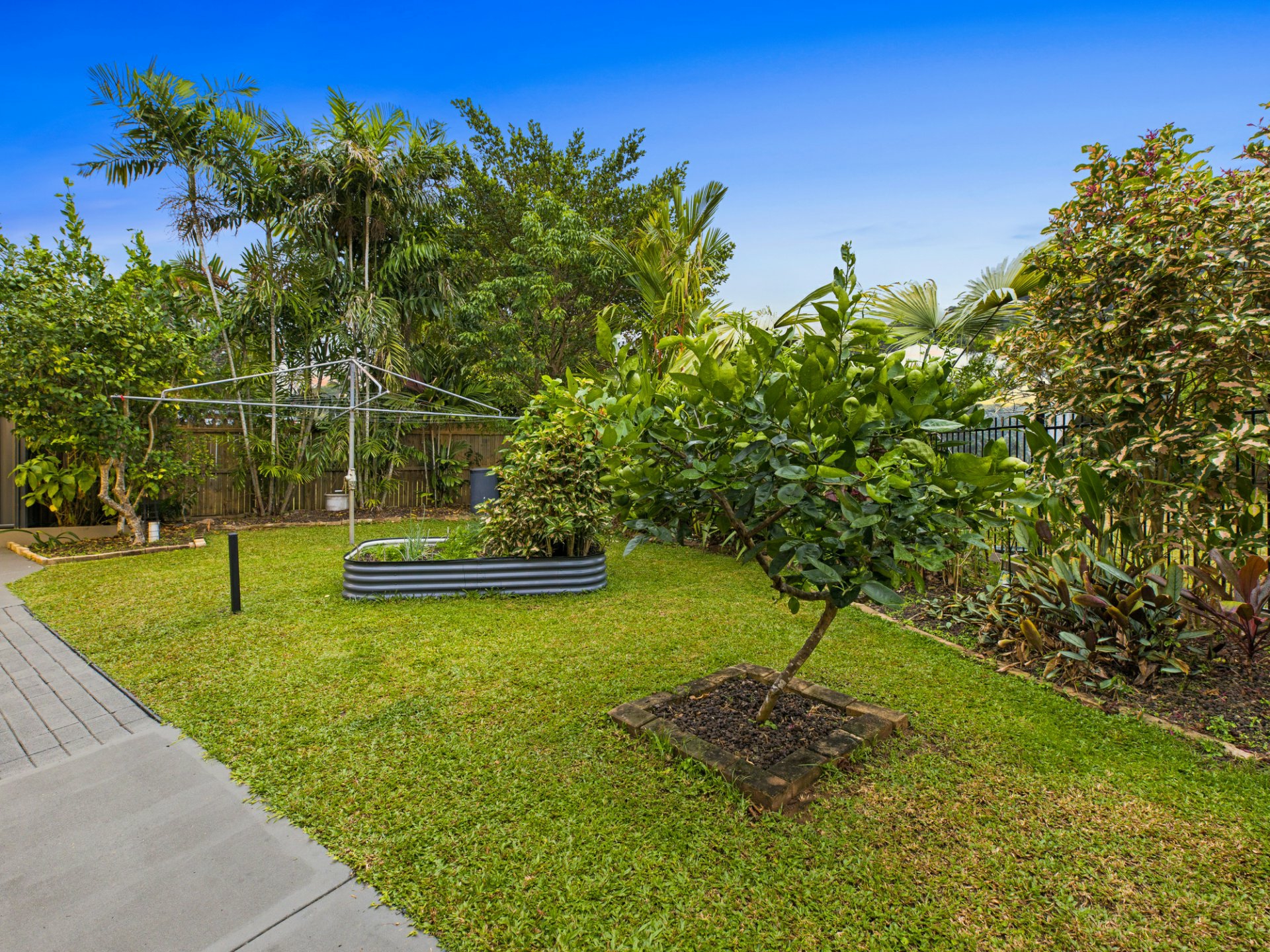 2-4 Kevin Street, WHITFIELD
