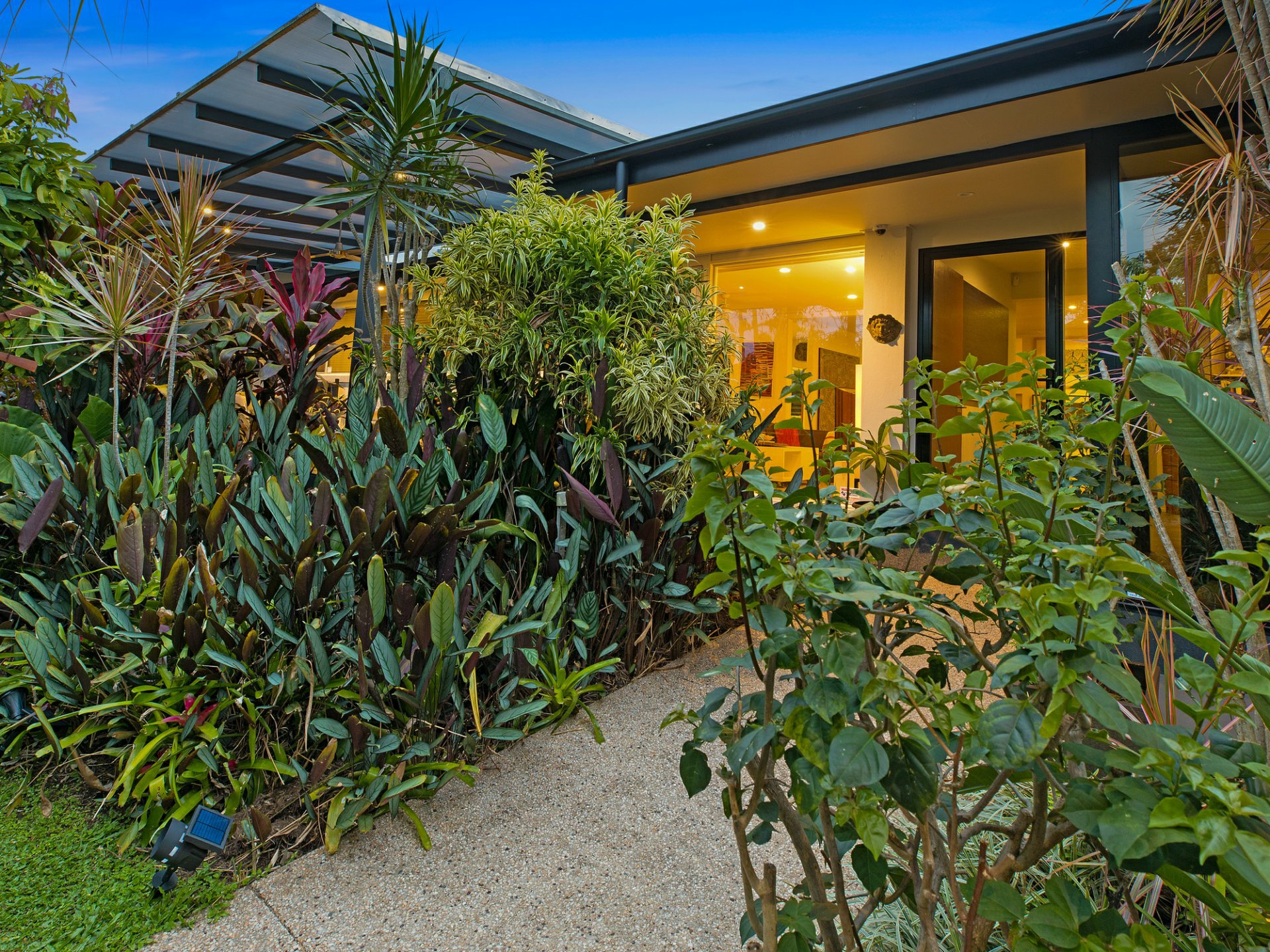 2-4 Kevin Street, WHITFIELD