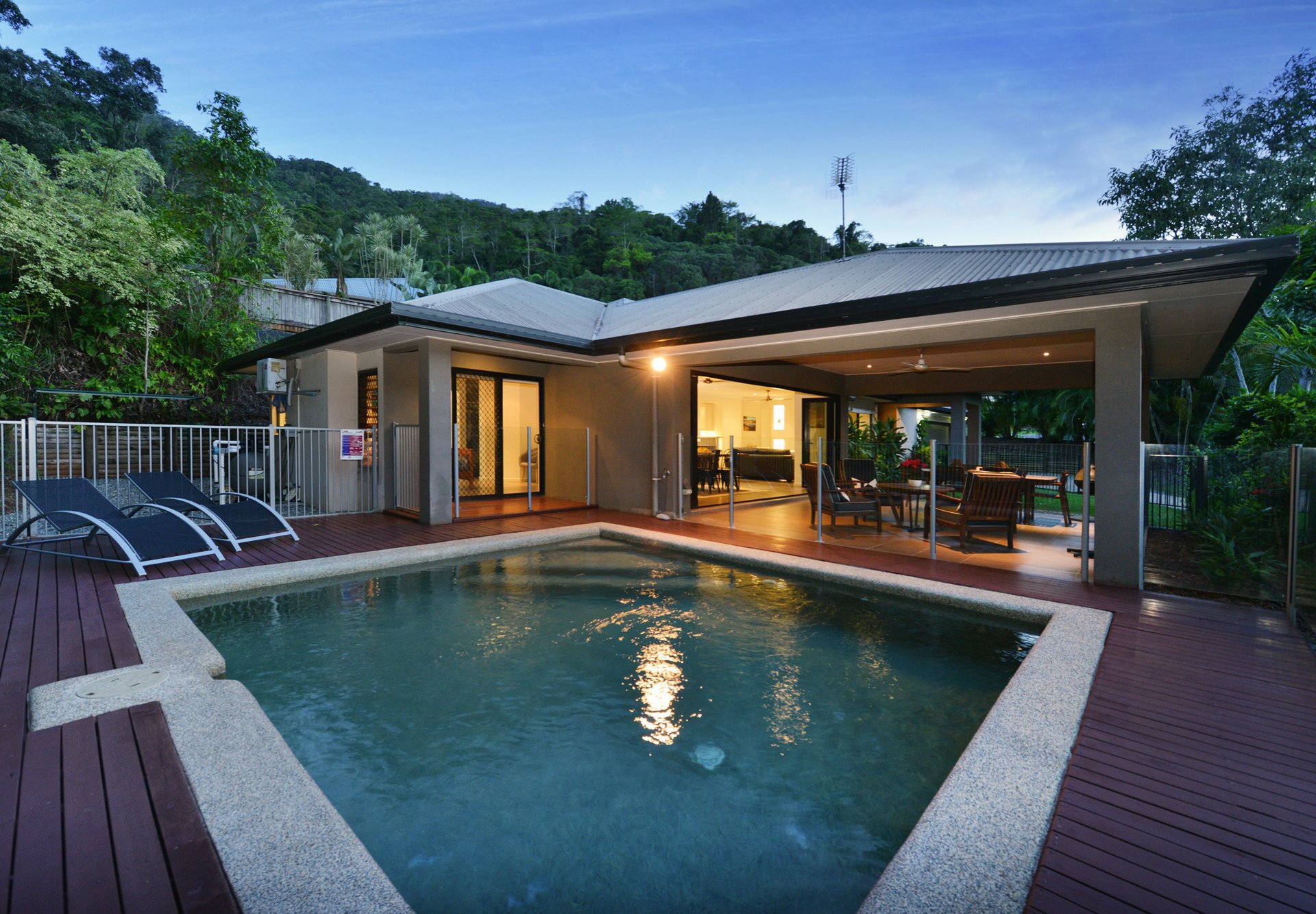 1 Stapleton Close Redlynch QLD