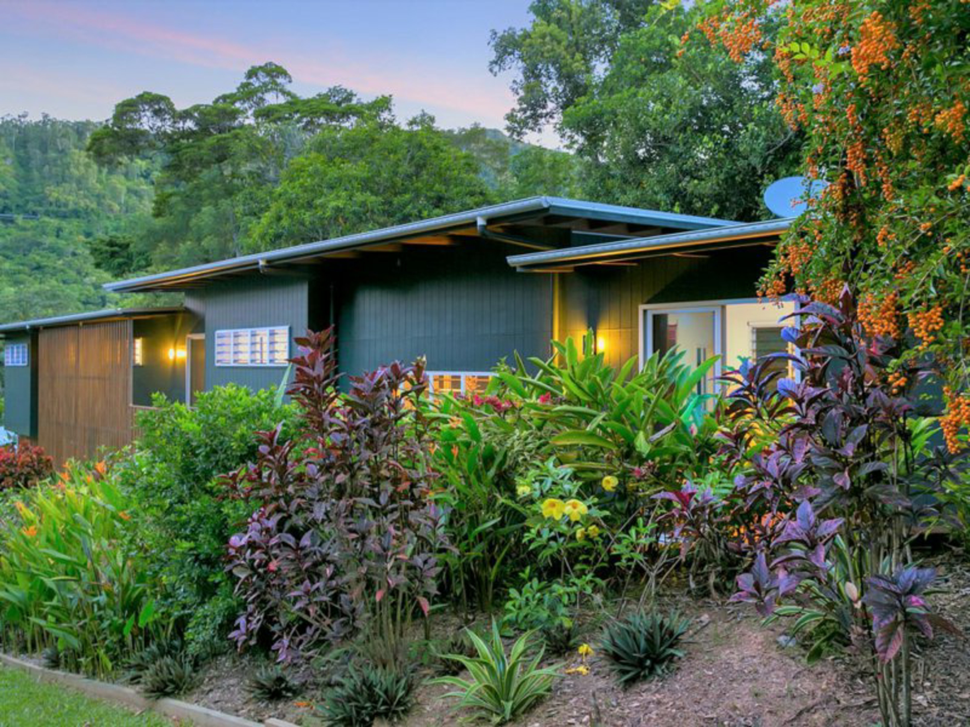6 Cycas Close, Kamerunga