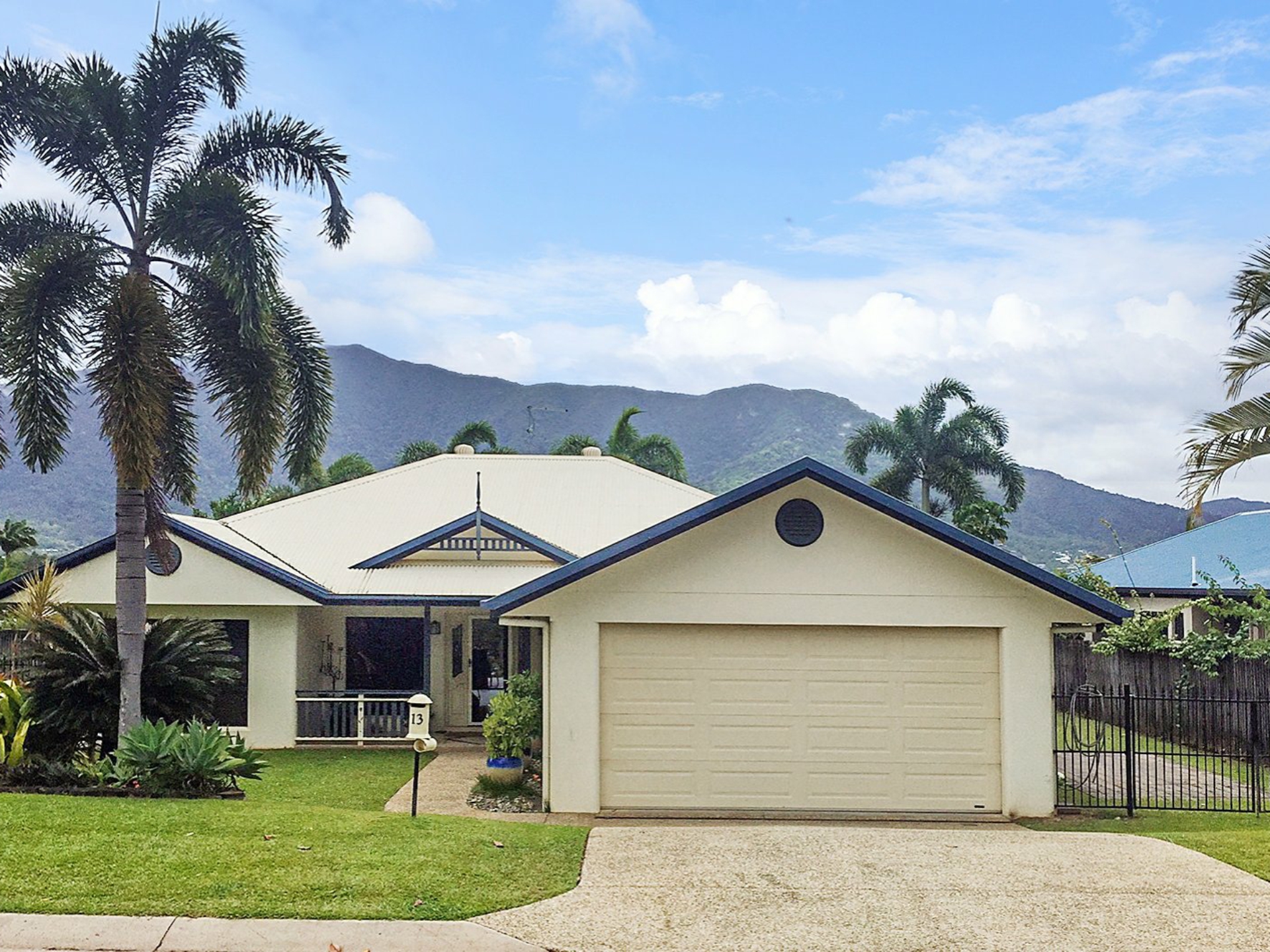 13 St Albans Close Brinsmead QLD