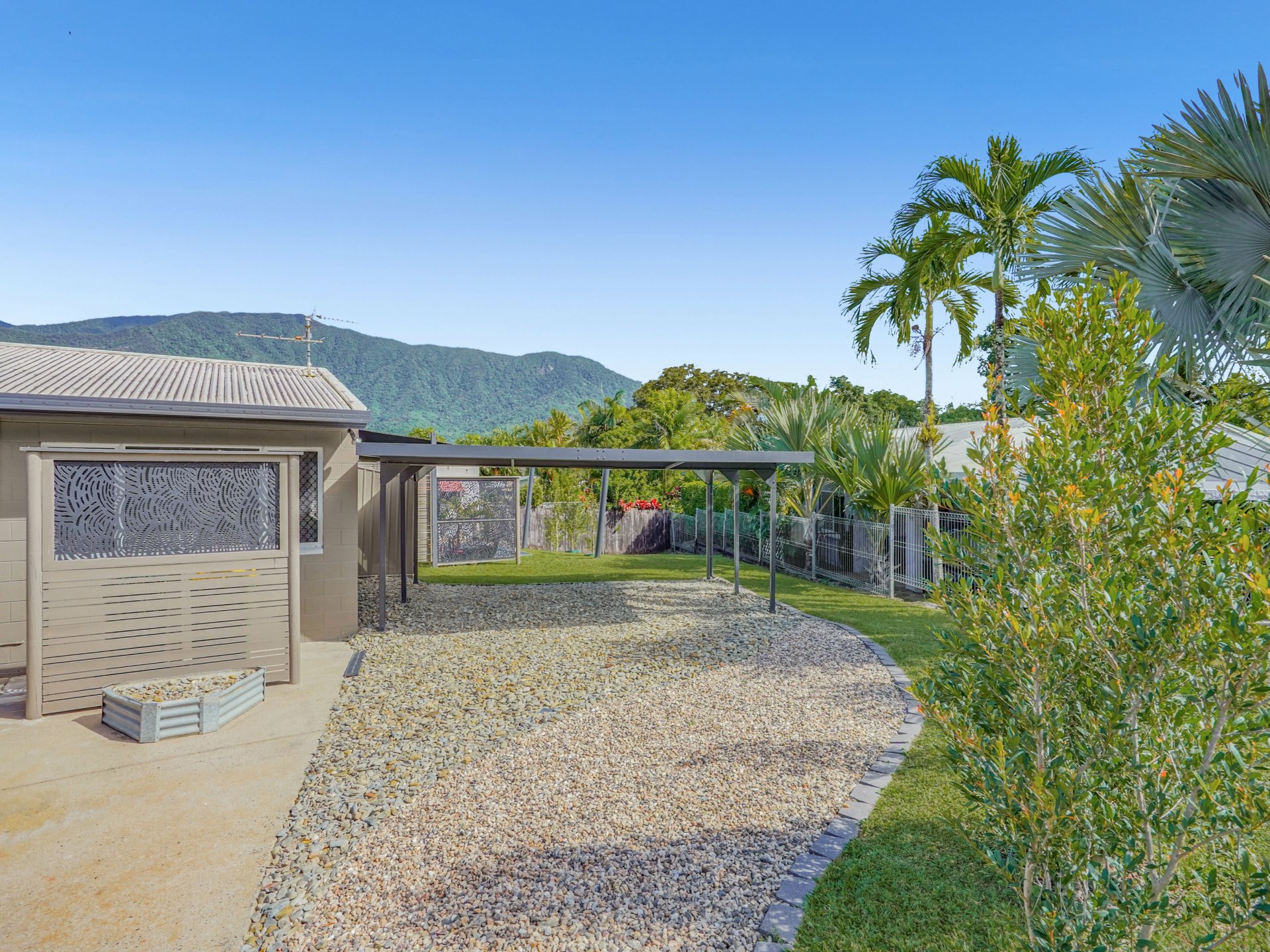 1 Craig Close Brinsmead QLD