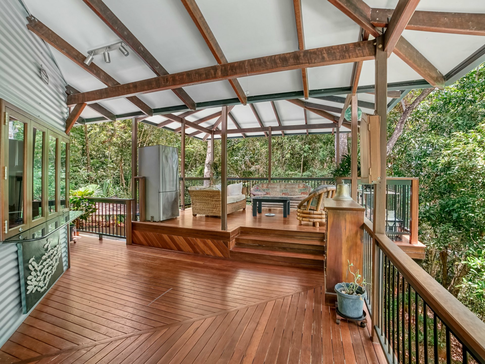 9 Cycas Close, KAMERUNGA