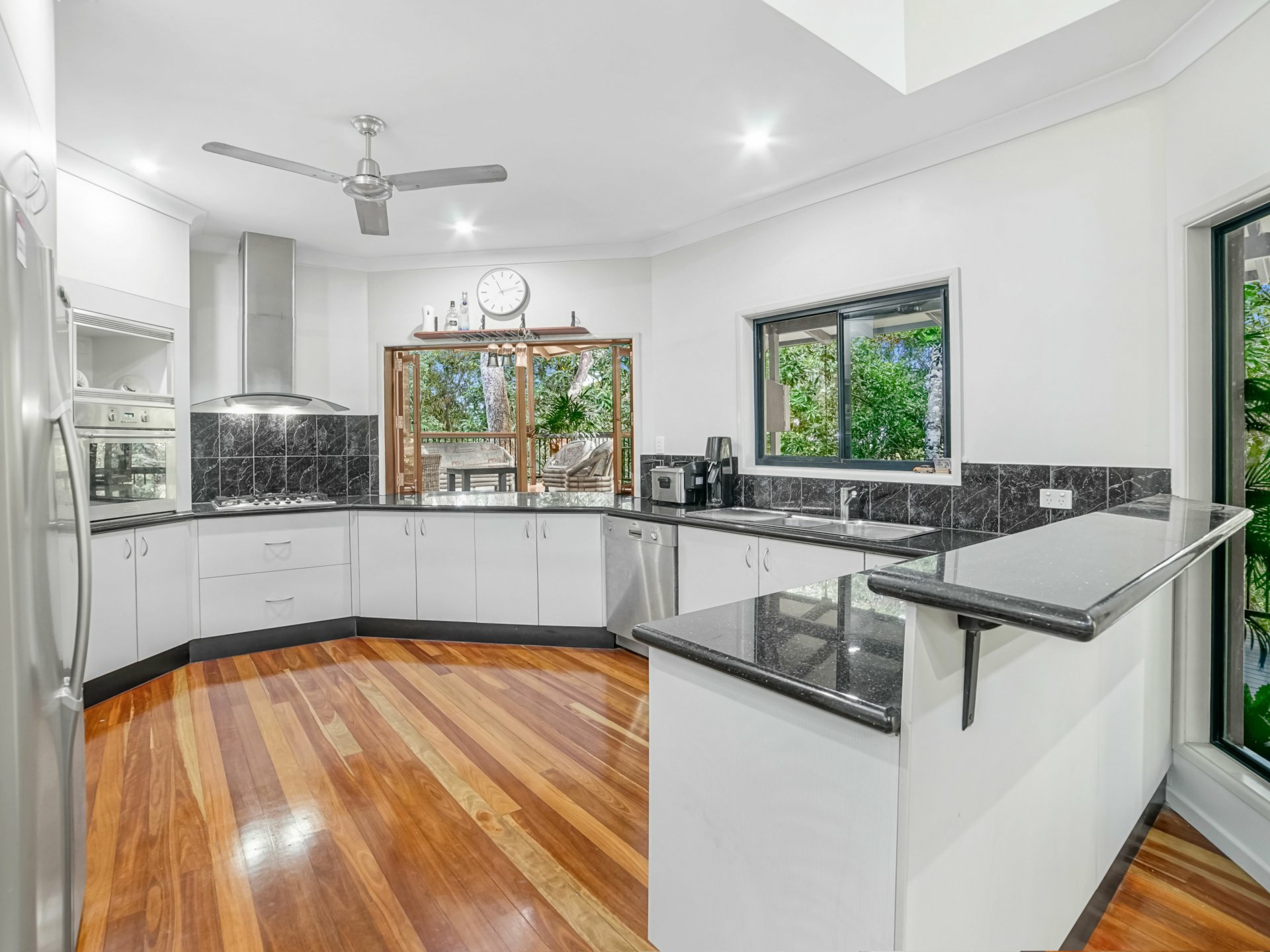 9 Cycas Close, KAMERUNGA