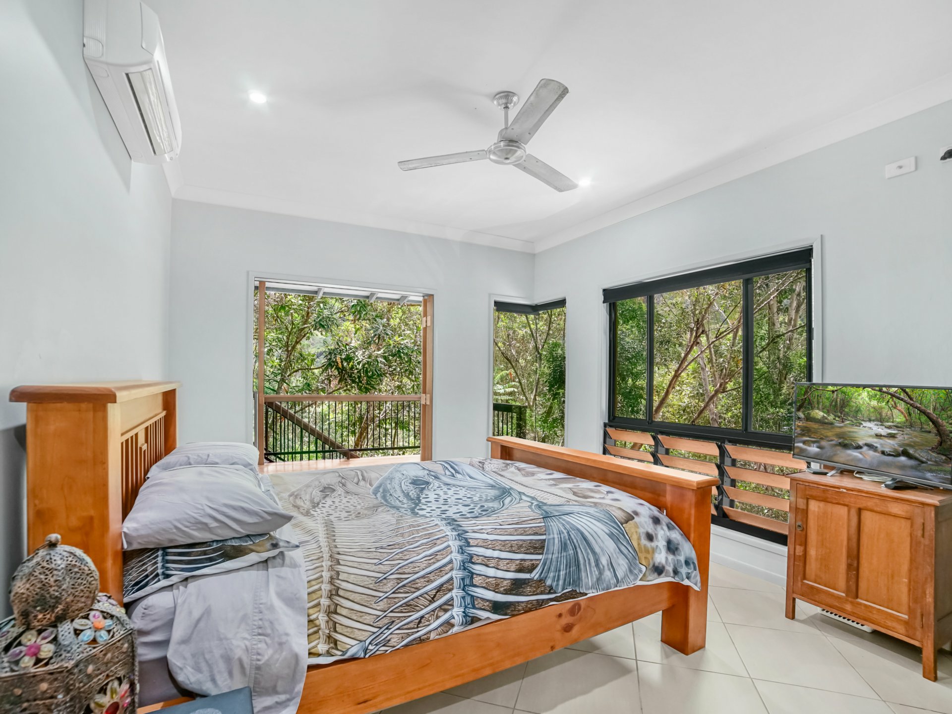 9 Cycas Close, KAMERUNGA