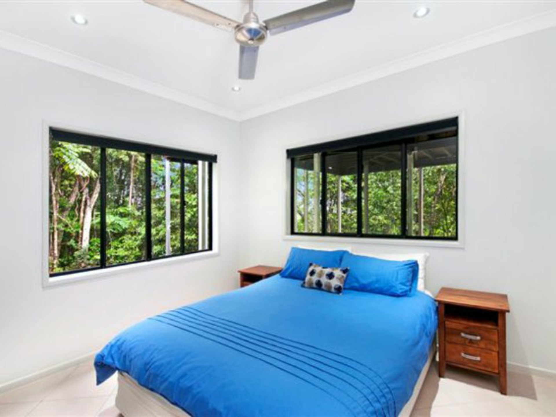 9 Cycas Close, KAMERUNGA