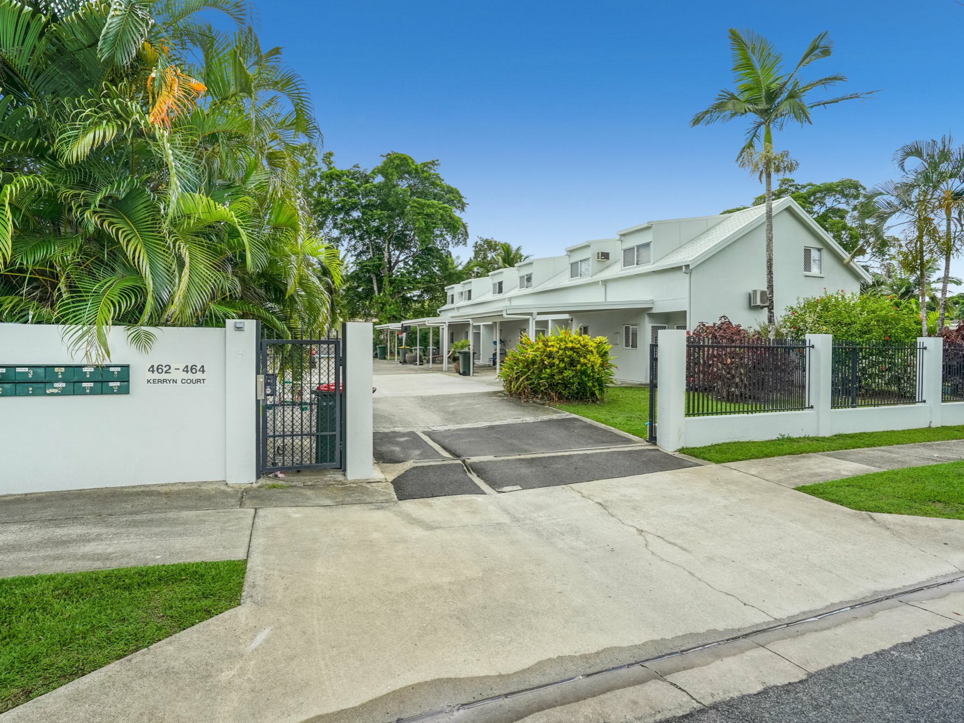 8/462 Mccoombe Street Mooroobool QLD