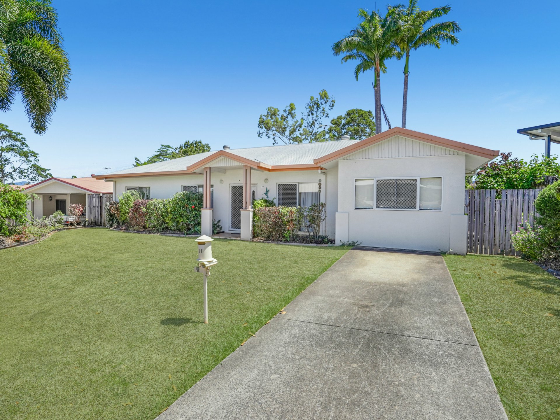 11 Bellbush Close, Mount Sheridan